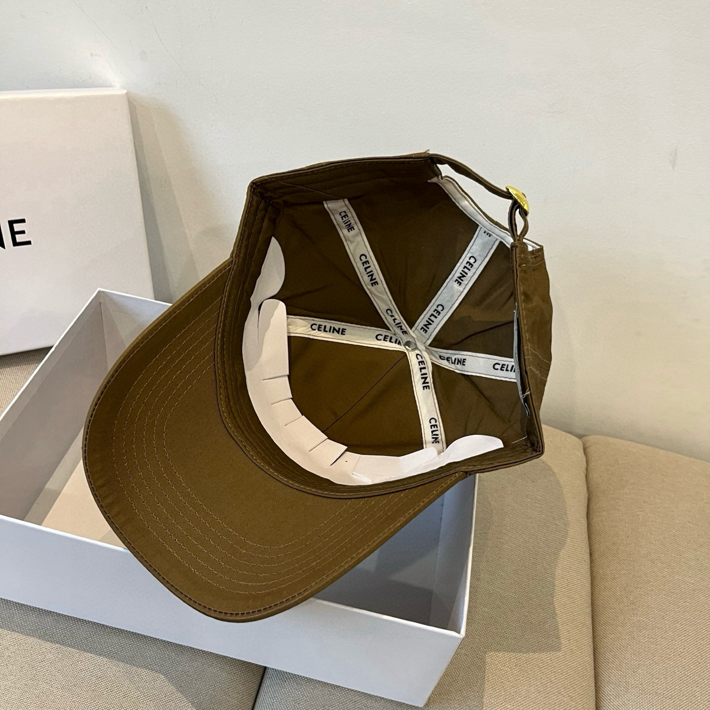 【CELINE赛琳】新款经典休闲潮流款 棒球帽🧢日韩风格，随便搭配都超好看！出门旅游，绝对要入手的一款