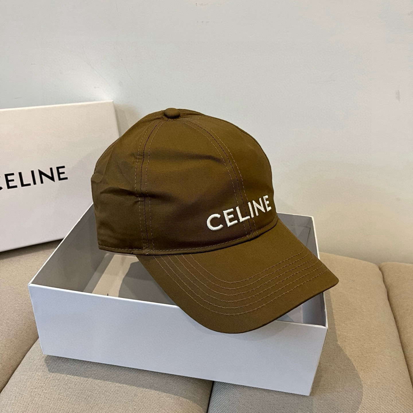 【CELINE赛琳】新款经典休闲潮流款 棒球帽🧢日韩风格，随便搭配都超好看！出门旅游，绝对要入手的一款