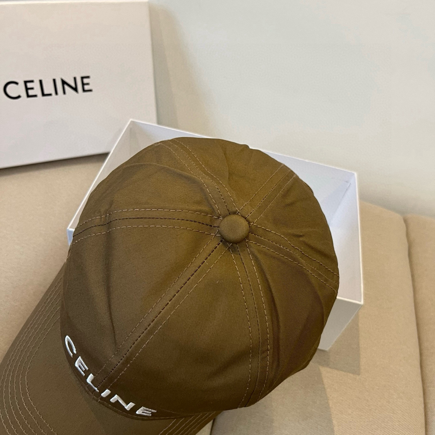 【CELINE赛琳】新款经典休闲潮流款 棒球帽🧢日韩风格，随便搭配都超好看！出门旅游，绝对要入手的一款