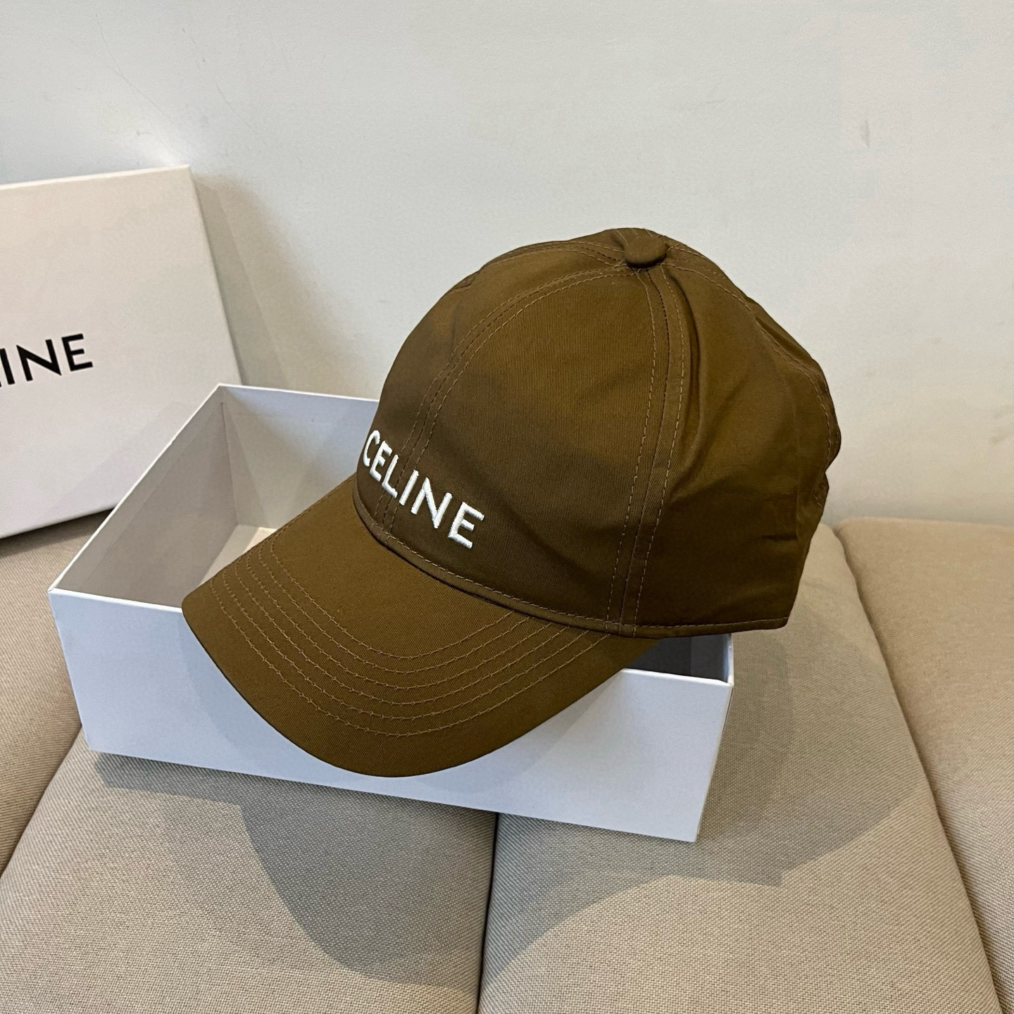 【CELINE赛琳】新款经典休闲潮流款 棒球帽🧢日韩风格，随便搭配都超好看！出门旅游，绝对要入手的一款