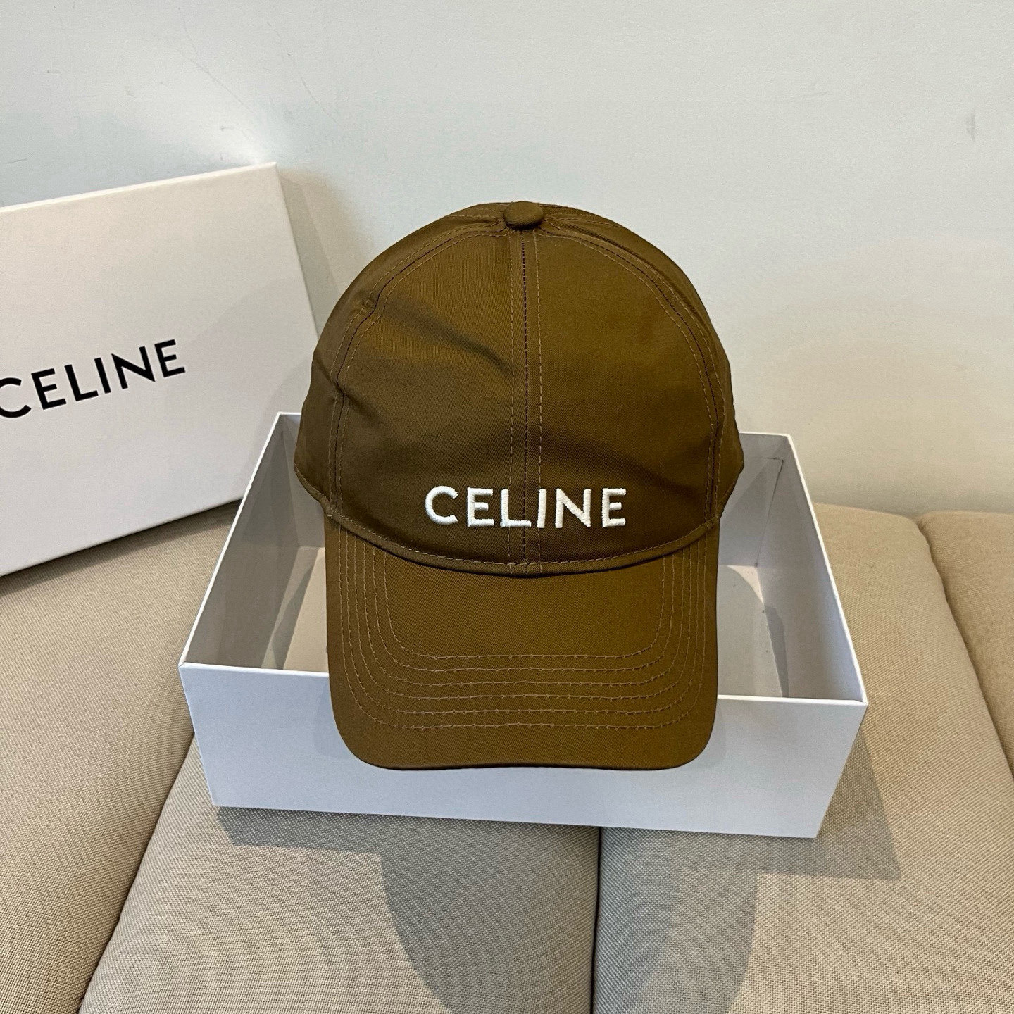 【CELINE赛琳】新款经典休闲潮流款 棒球帽🧢日韩风格，随便搭配都超好看！出门旅游，绝对要入手的一款