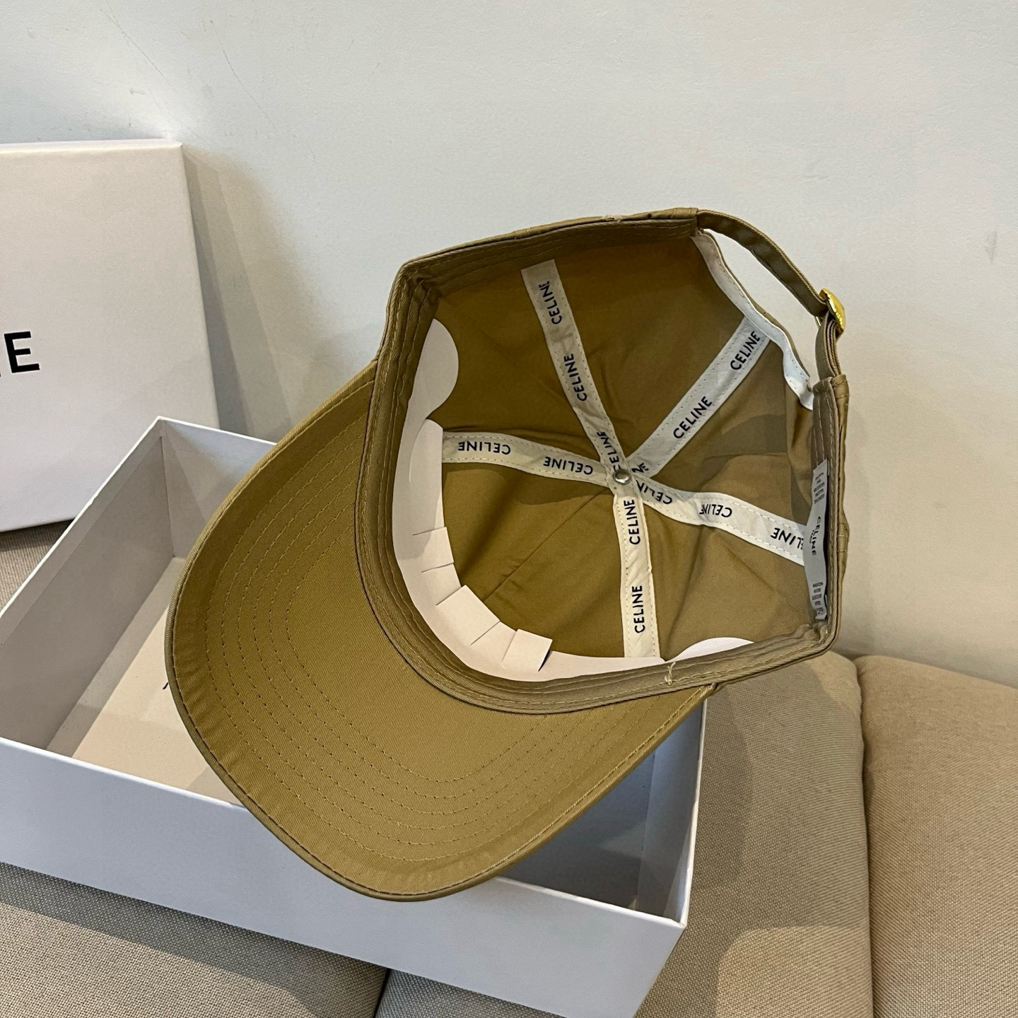 【CELINE赛琳】新款经典休闲潮流款 棒球帽🧢日韩风格，随便搭配都超好看！出门旅游，绝对要入手的一款