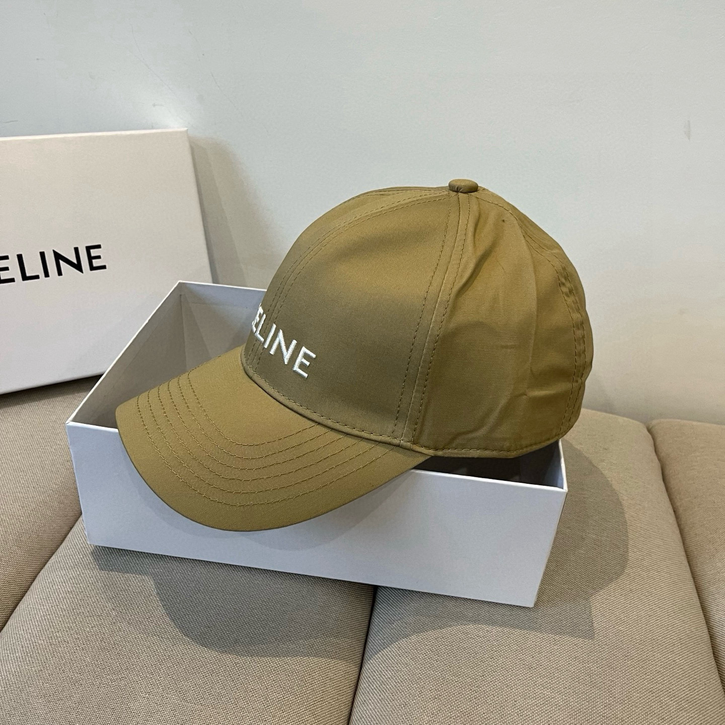 【CELINE赛琳】新款经典休闲潮流款 棒球帽🧢日韩风格，随便搭配都超好看！出门旅游，绝对要入手的一款