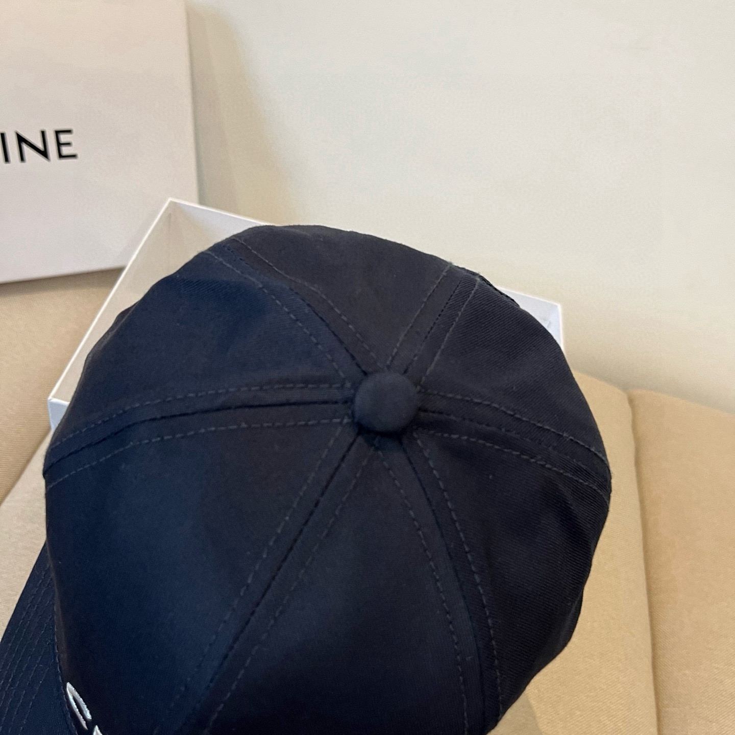 【CELINE赛琳】新款经典休闲潮流款 棒球帽🧢日韩风格，随便搭配都超好看！出门旅游，绝对要入手的一款