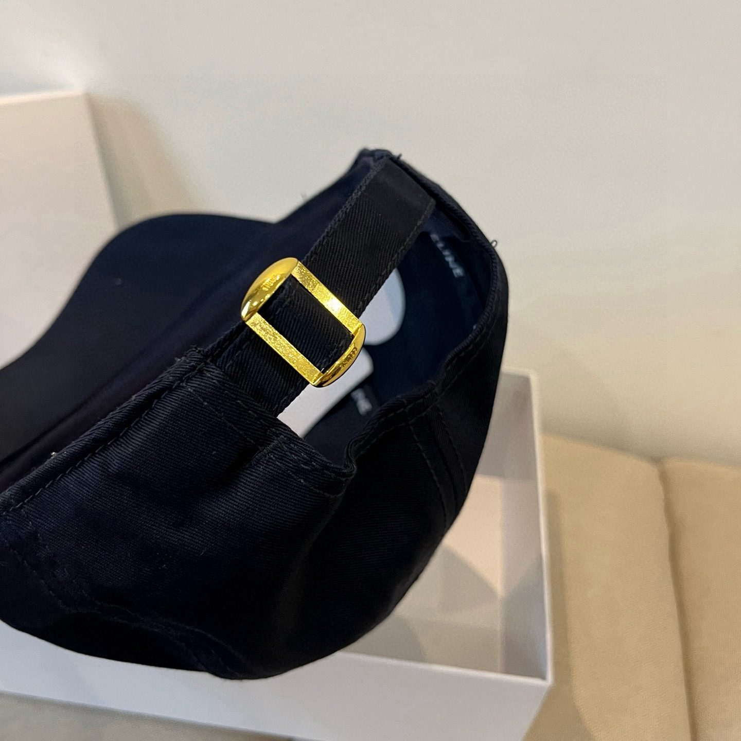 【CELINE赛琳】新款经典休闲潮流款 棒球帽🧢日韩风格，随便搭配都超好看！出门旅游，绝对要入手的一款