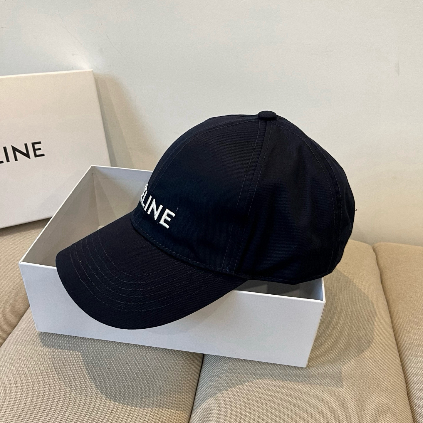 【CELINE赛琳】新款经典休闲潮流款 棒球帽🧢日韩风格，随便搭配都超好看！出门旅游，绝对要入手的一款