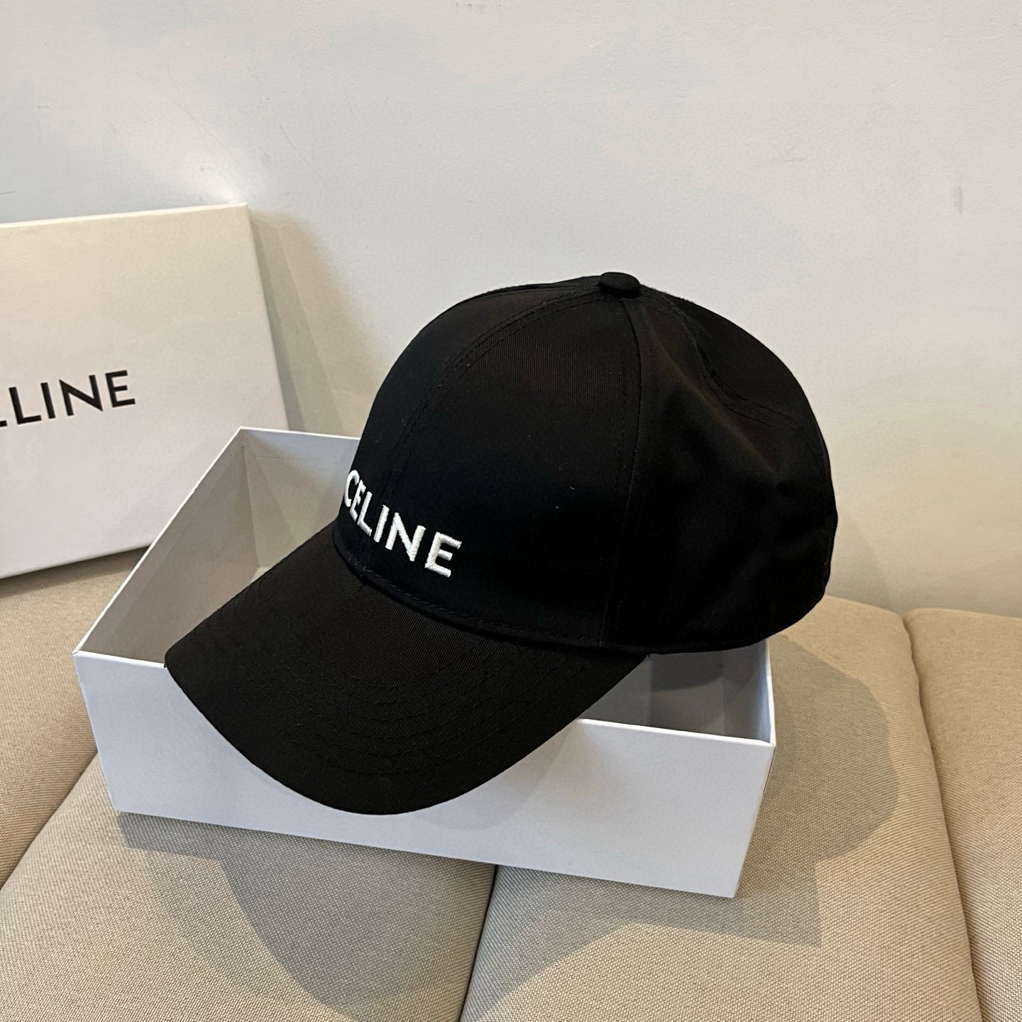 【CELINE赛琳】新款经典休闲潮流款 棒球帽🧢日韩风格，随便搭配都超好看！出门旅游，绝对要入手的一款