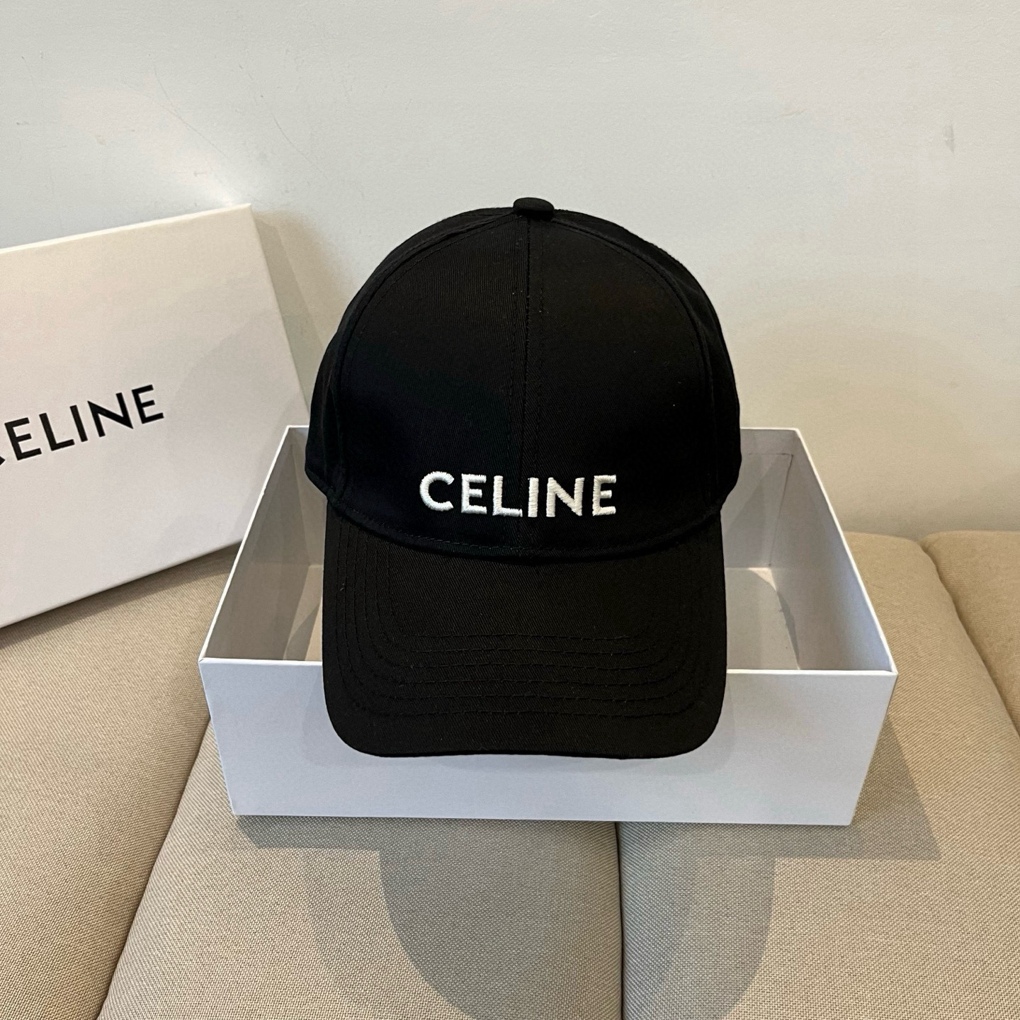 【CELINE赛琳】新款经典休闲潮流款 棒球帽🧢日韩风格，随便搭配都超好看！出门旅游，绝对要入手的一款
