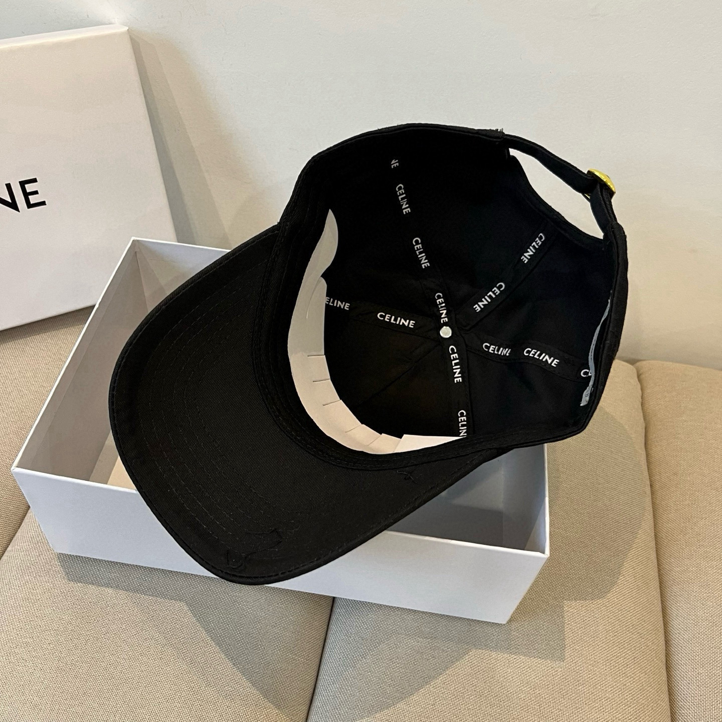 【CELINE赛琳】新款经典休闲潮流款 棒球帽🧢日韩风格，随便搭配都超好看！出门旅游，绝对要入手的一款