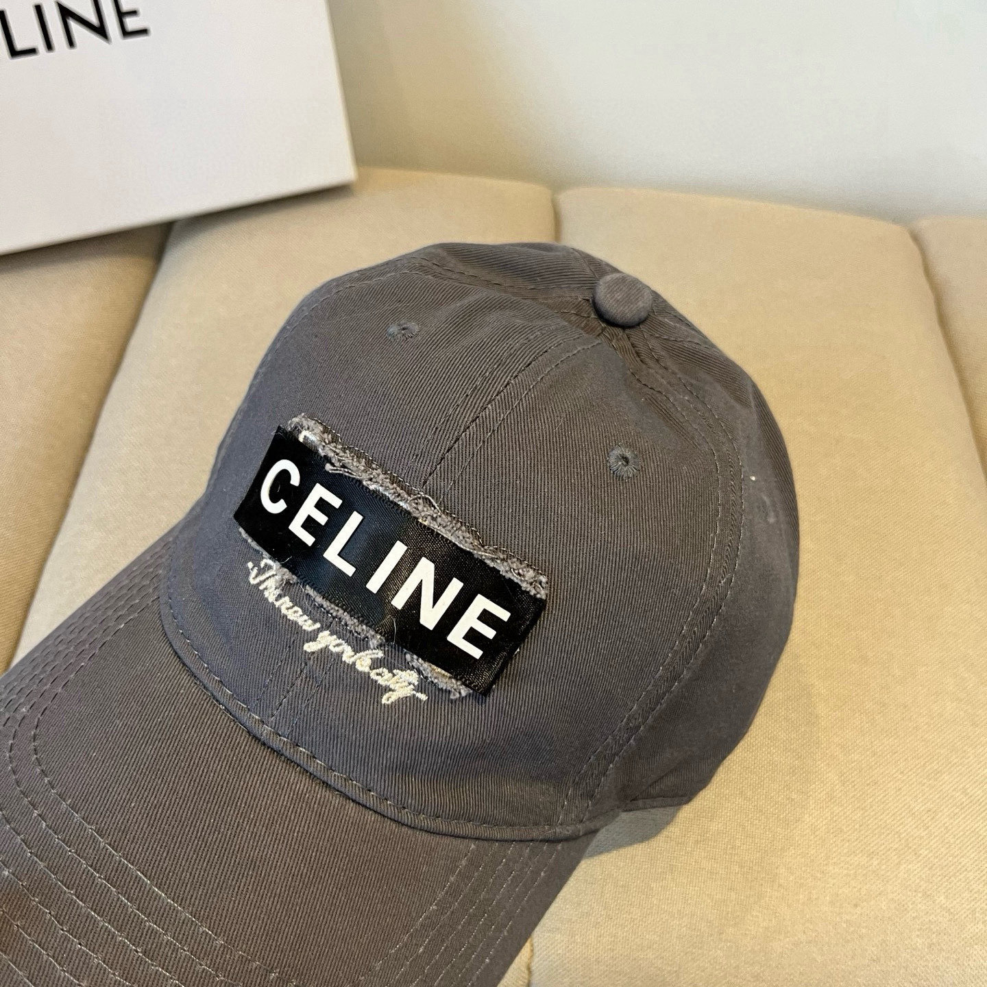 【CELINE赛琳】新款经典休闲潮流款 棒球帽🧢日韩风格，随便搭配都超好看！出门旅游，绝对要入手的一款