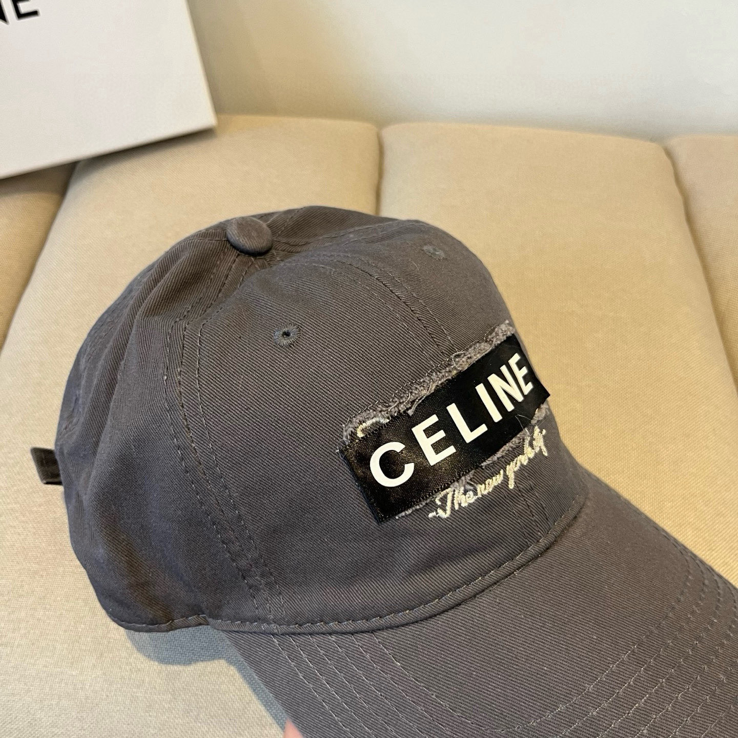 【CELINE赛琳】新款经典休闲潮流款 棒球帽🧢日韩风格，随便搭配都超好看！出门旅游，绝对要入手的一款