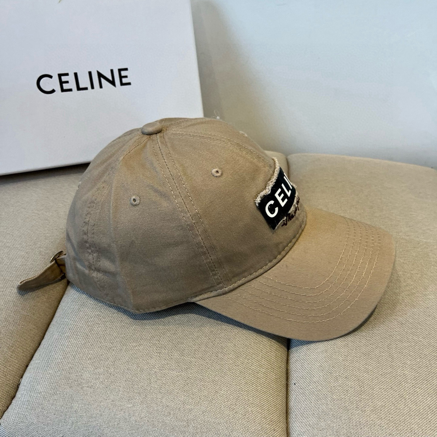 【CELINE赛琳】新款经典休闲潮流款 棒球帽🧢日韩风格，随便搭配都超好看！出门旅游，绝对要入手的一款