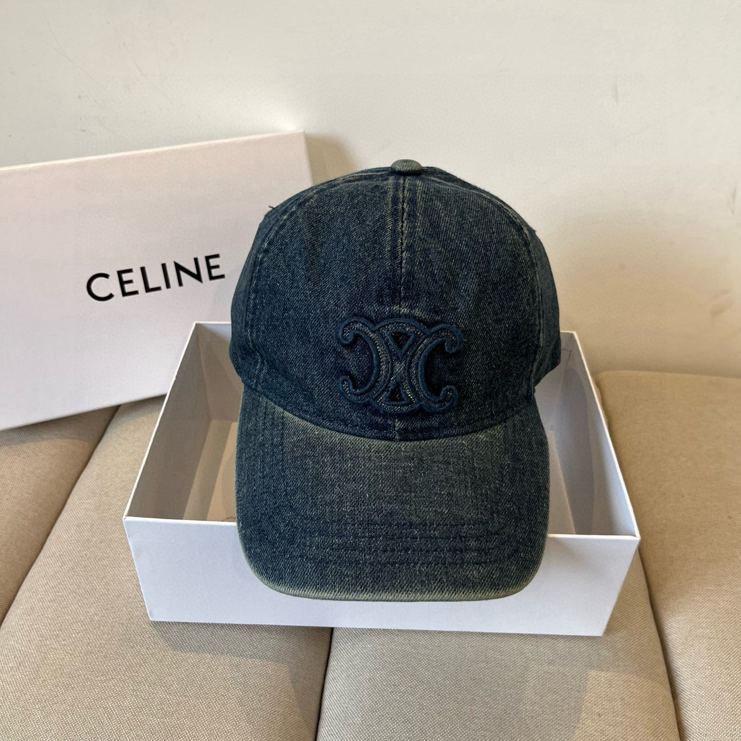 【CELINE赛琳】新款经典休闲潮流款 棒球帽🧢日韩风格，随便搭配都超好看！出门旅游，绝对要入手的一款