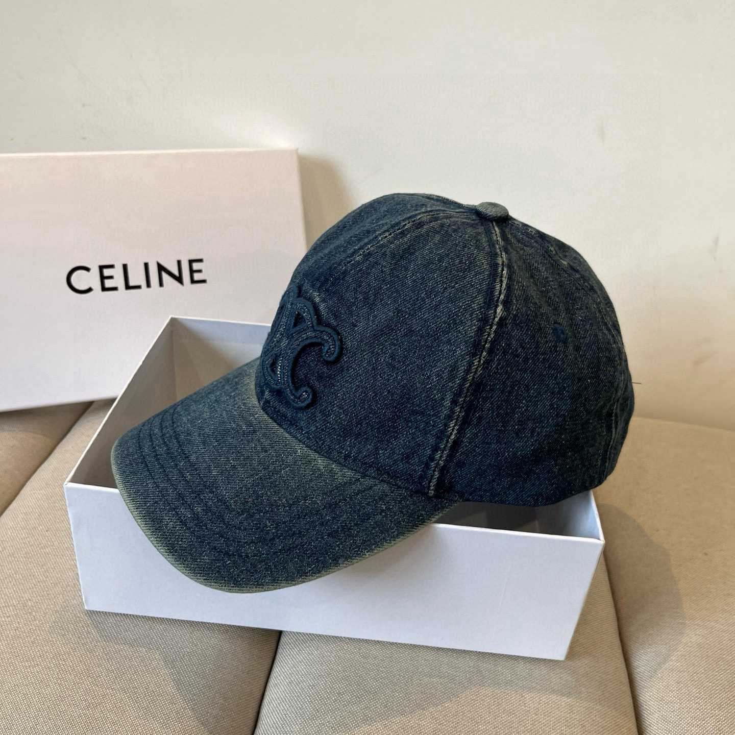 【CELINE赛琳】新款经典休闲潮流款 棒球帽🧢日韩风格，随便搭配都超好看！出门旅游，绝对要入手的一款