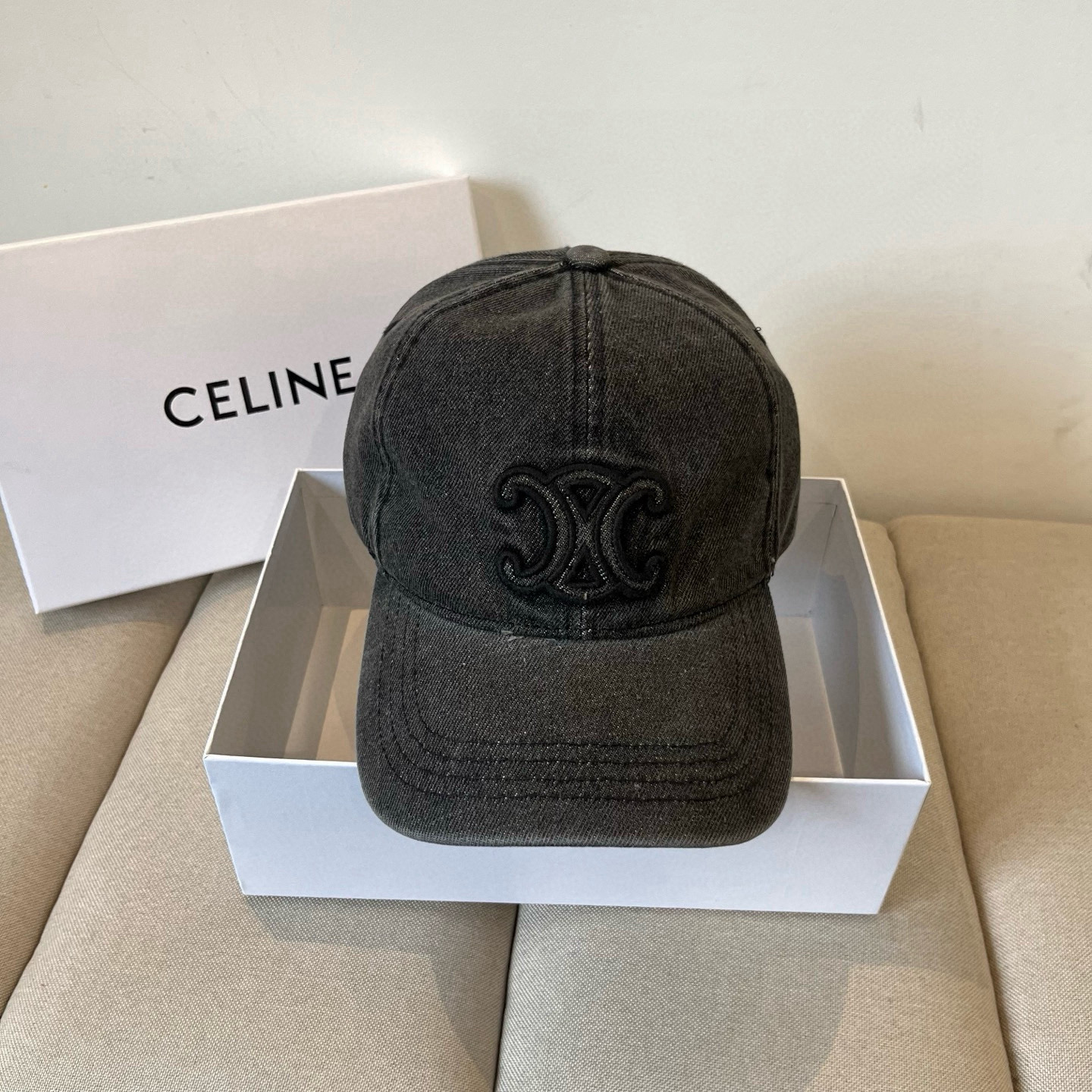 【CELINE赛琳】新款经典休闲潮流款 棒球帽🧢日韩风格，随便搭配都超好看！出门旅游，绝对要入手的一款