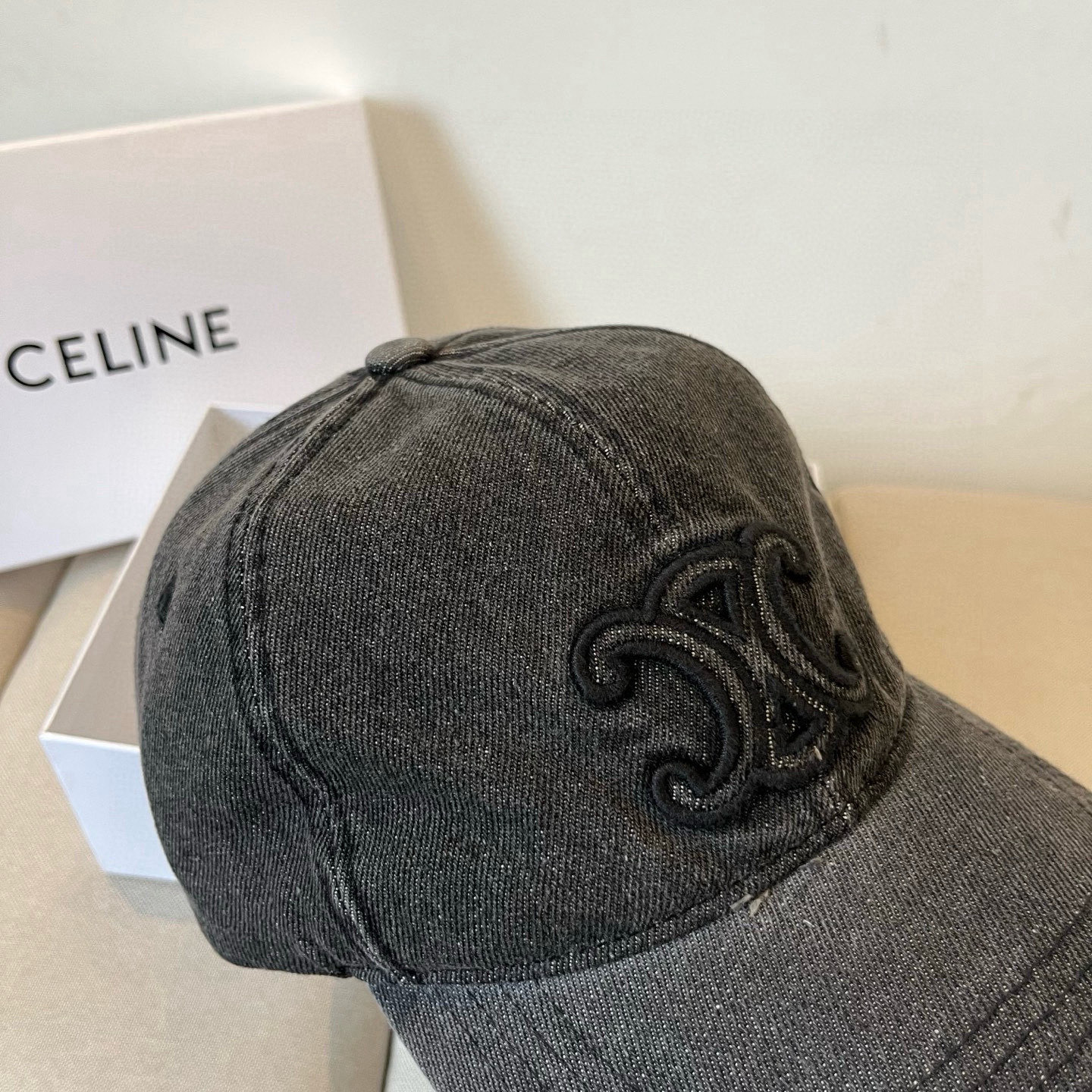 【CELINE赛琳】新款经典休闲潮流款 棒球帽🧢日韩风格，随便搭配都超好看！出门旅游，绝对要入手的一款
