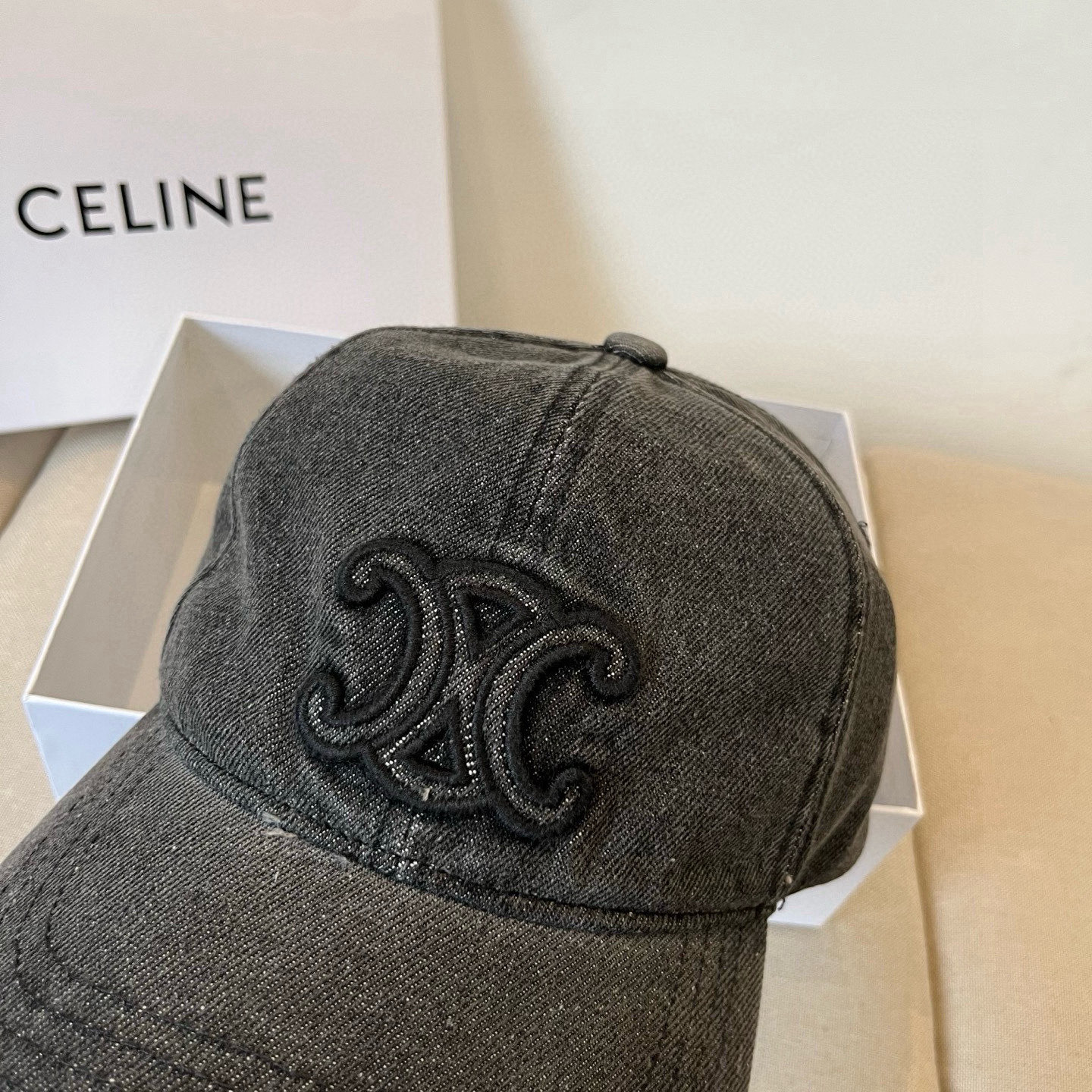【CELINE赛琳】新款经典休闲潮流款 棒球帽🧢日韩风格，随便搭配都超好看！出门旅游，绝对要入手的一款