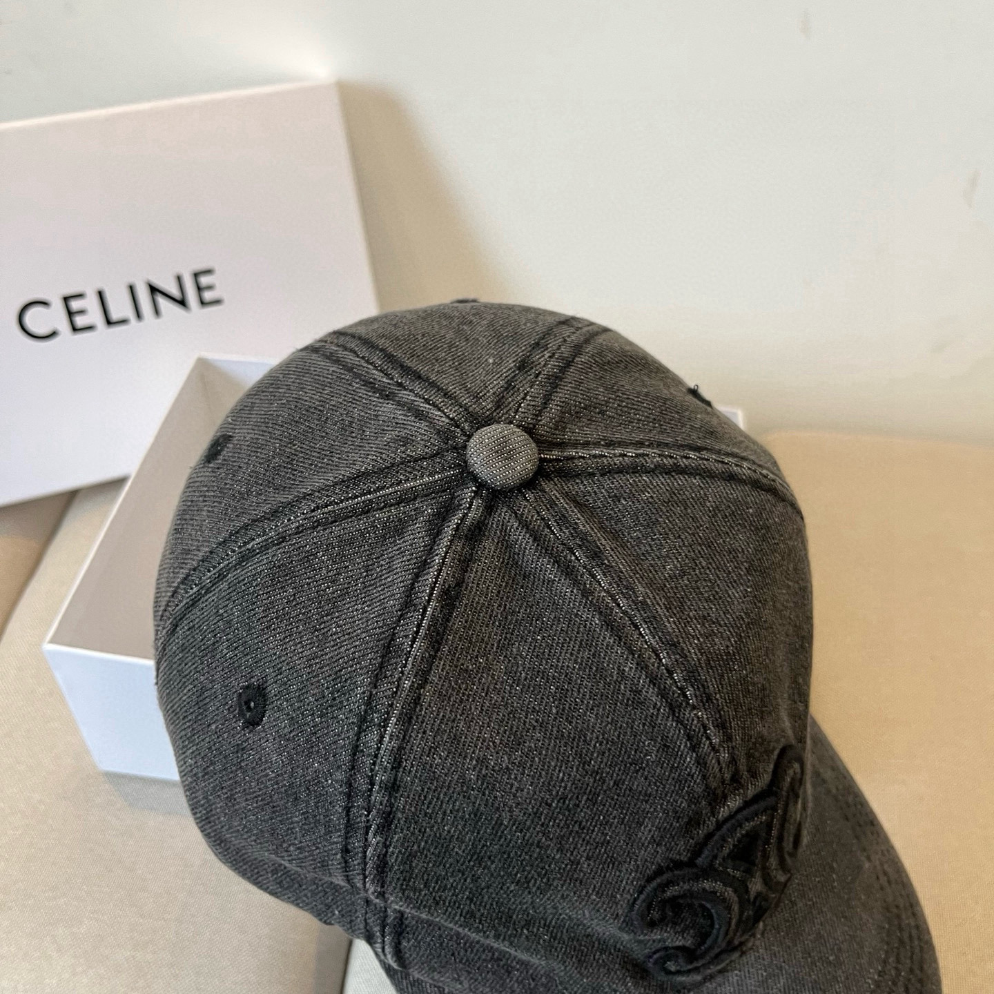 【CELINE赛琳】新款经典休闲潮流款 棒球帽🧢日韩风格，随便搭配都超好看！出门旅游，绝对要入手的一款