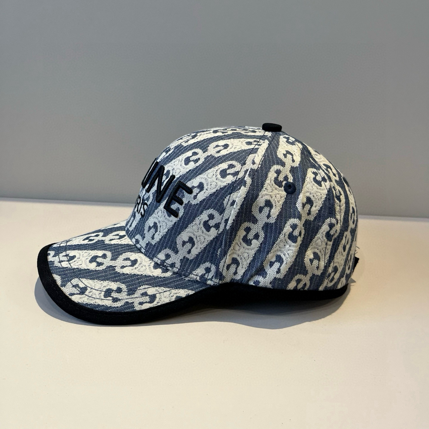【CELINE赛琳】新款经典休闲潮流款 棒球帽🧢日韩风格，随便搭配都超好看！出门旅游，绝对要入手的一款