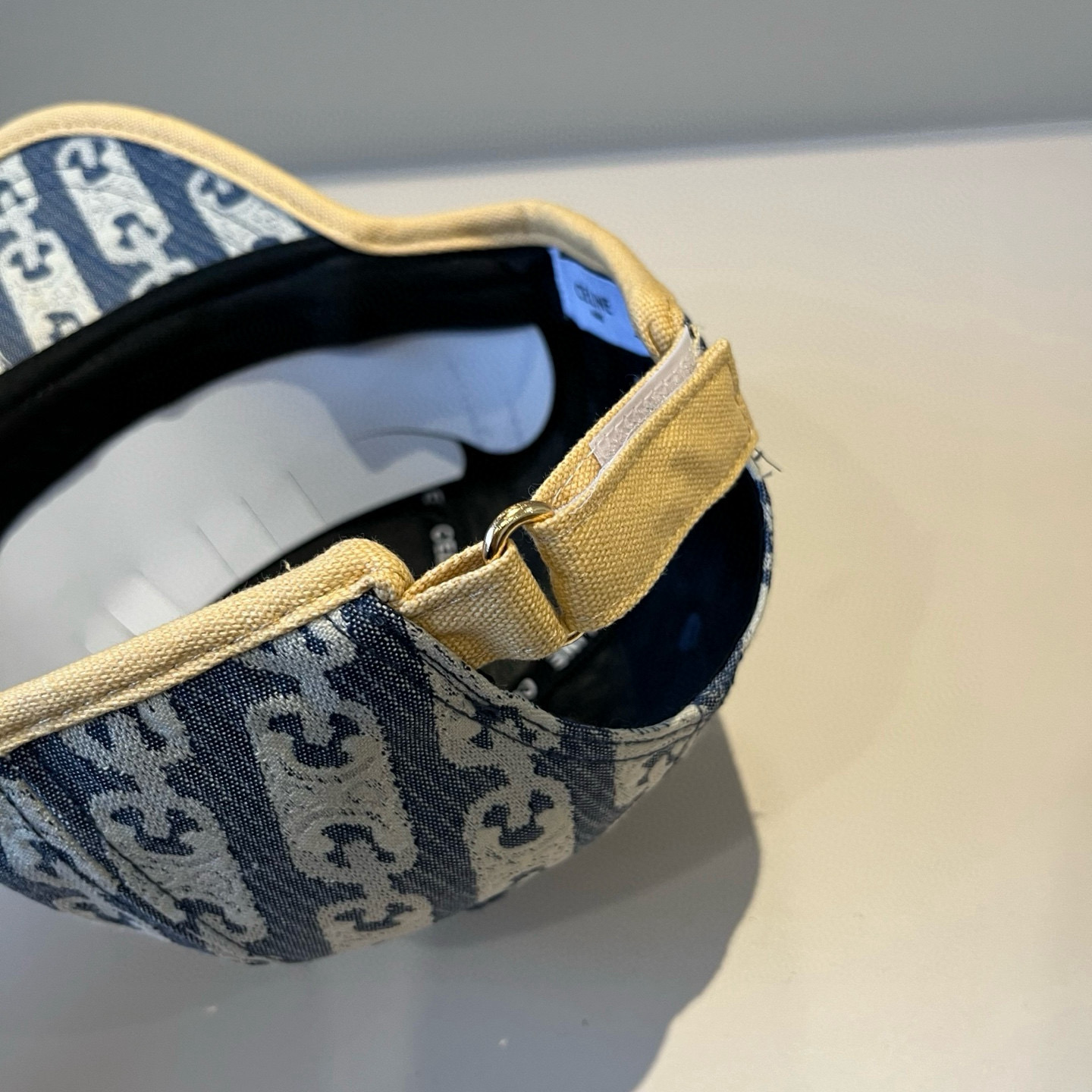 【CELINE赛琳】新款经典休闲潮流款 棒球帽🧢日韩风格，随便搭配都超好看！出门旅游，绝对要入手的一款