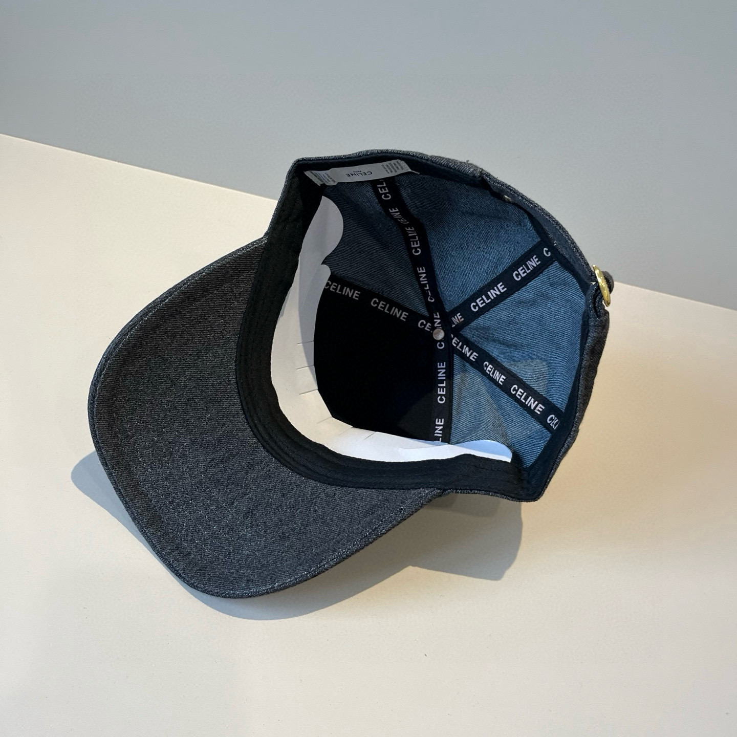 【CELINE赛琳】新款经典休闲潮流款 棒球帽🧢日韩风格，随便搭配都超好看！出门旅游，绝对要入手的一款