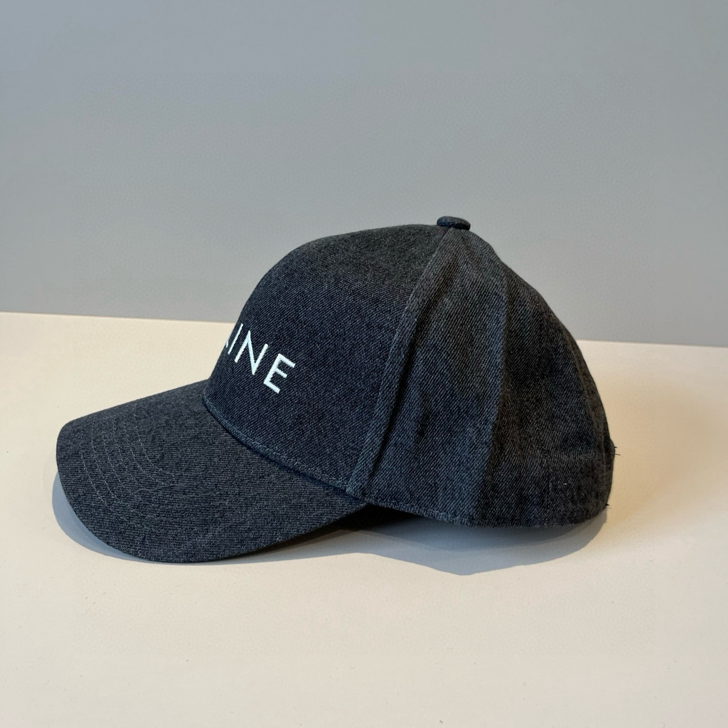 【CELINE赛琳】新款经典休闲潮流款 棒球帽🧢日韩风格，随便搭配都超好看！出门旅游，绝对要入手的一款