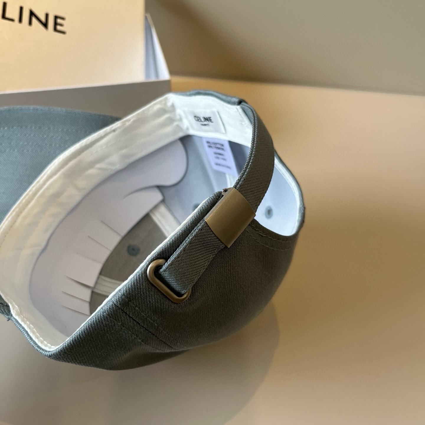 【CELINE赛琳】新款经典休闲潮流款 棒球帽🧢日韩风格，随便搭配都超好看！出门旅游，绝对要入手的一款