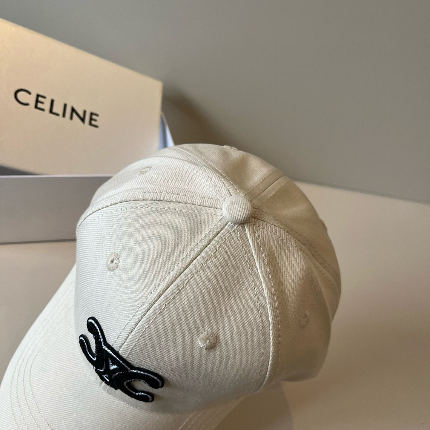 【CELINE赛琳】新款经典休闲潮流款 棒球帽🧢日韩风格，随便搭配都超好看！出门旅游，绝对要入手的一款