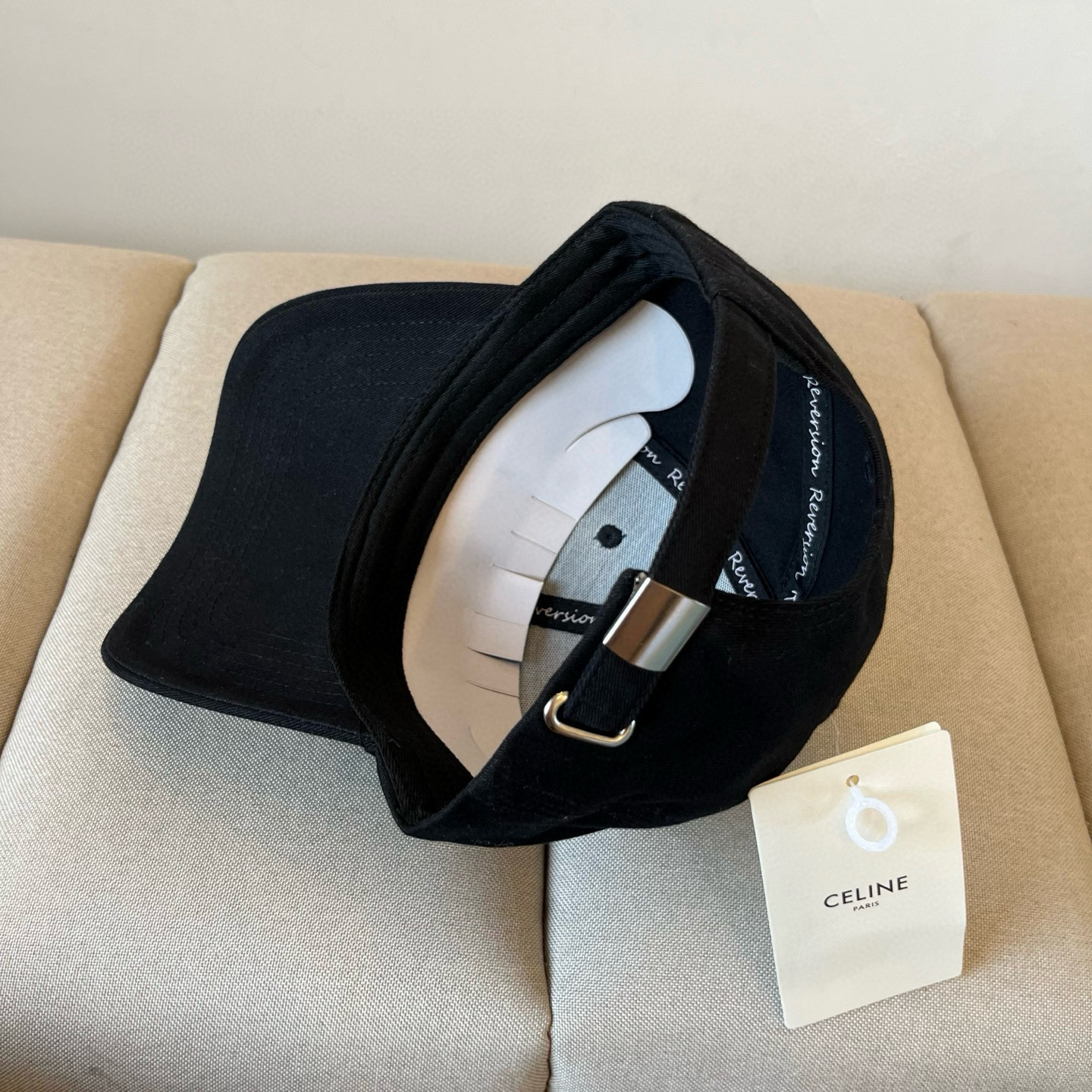 【CELINE赛琳】新款经典休闲潮流款 棒球帽🧢日韩风格，随便搭配都超好看！出门旅游，绝对要入手的一款