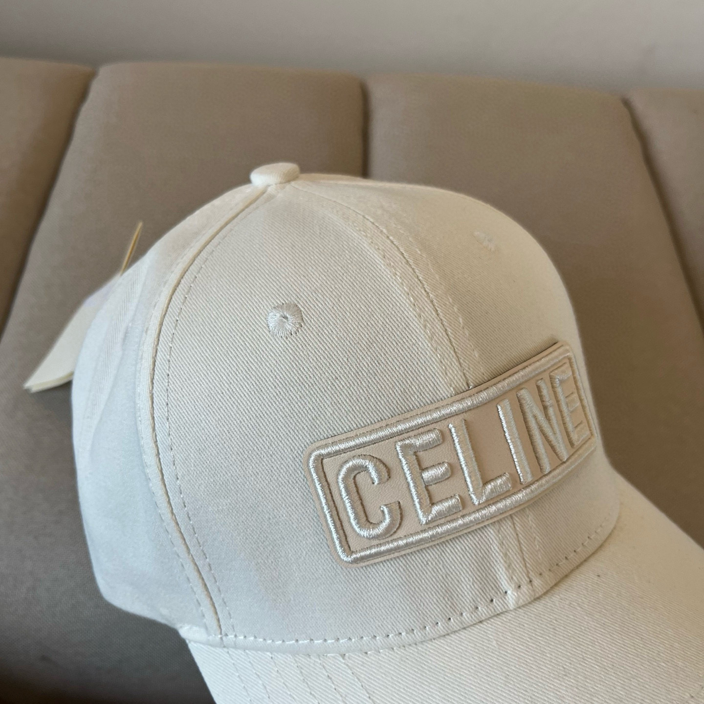 【CELINE赛琳】新款经典休闲潮流款 棒球帽🧢日韩风格，随便搭配都超好看！出门旅游，绝对要入手的一款