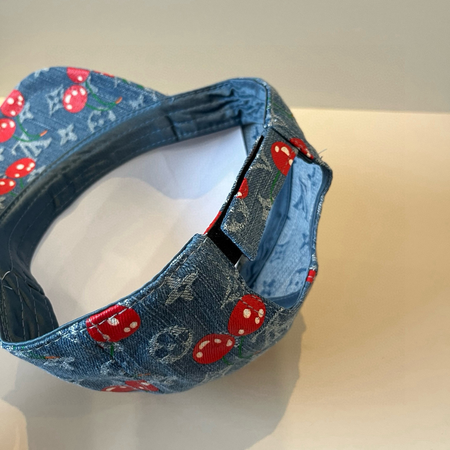  路易威登棒球帽 LouisVuitton😍新款LV棒球帽，重工打造♥️高端大气，百搭款🤗男女通用！跑量