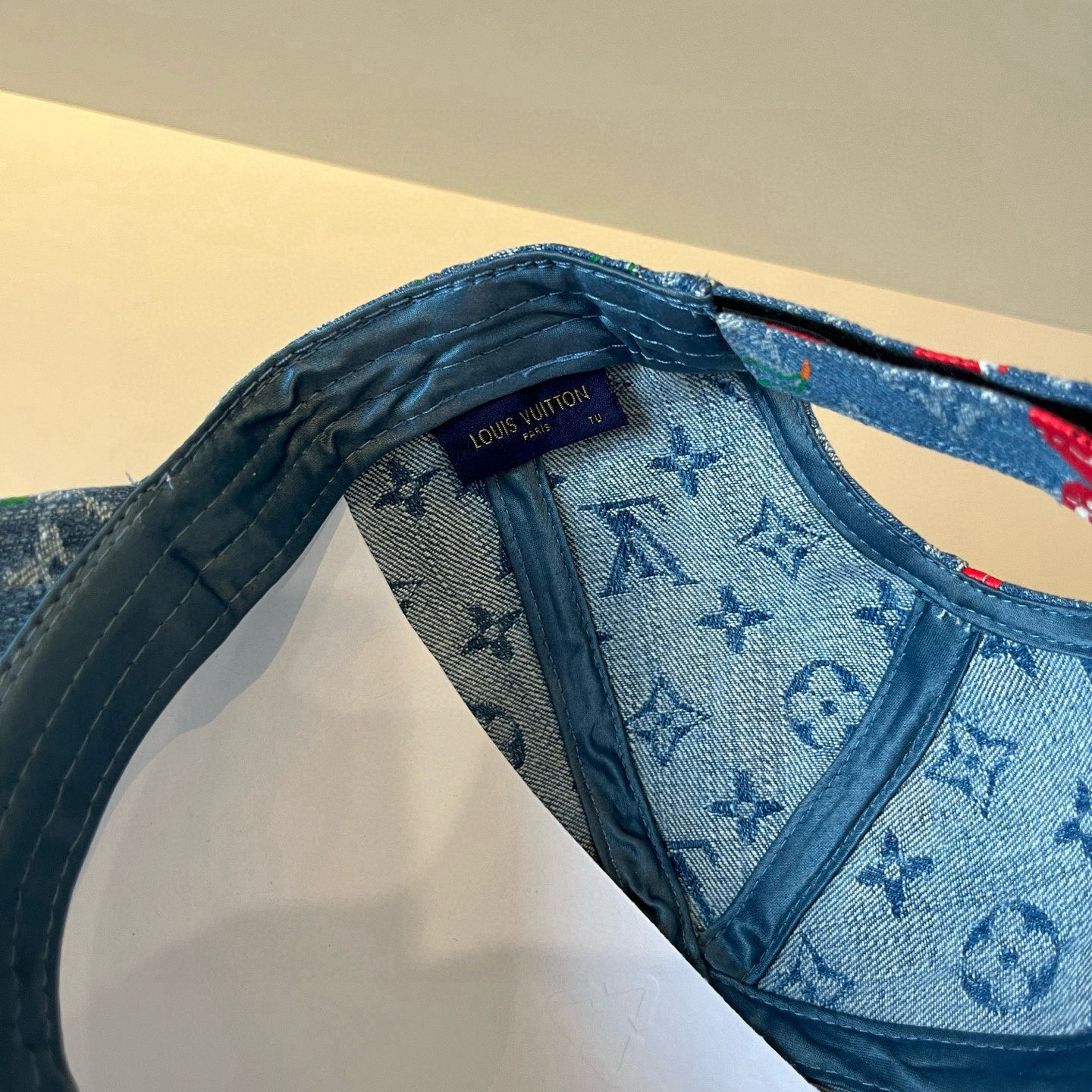  路易威登棒球帽 LouisVuitton😍新款LV棒球帽，重工打造♥️高端大气，百搭款🤗男女通用！跑量