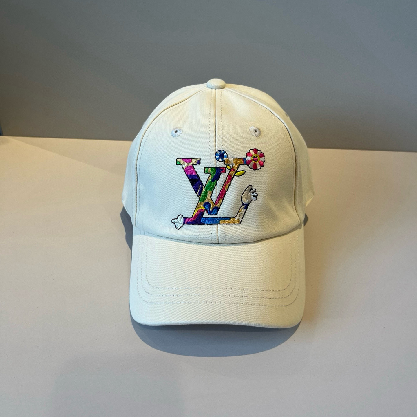 🧢路易威登棒球帽 LouisVuitton😍新款LV棒球帽，重工打造♥️高端大气，百搭款🤗男女通用！跑量