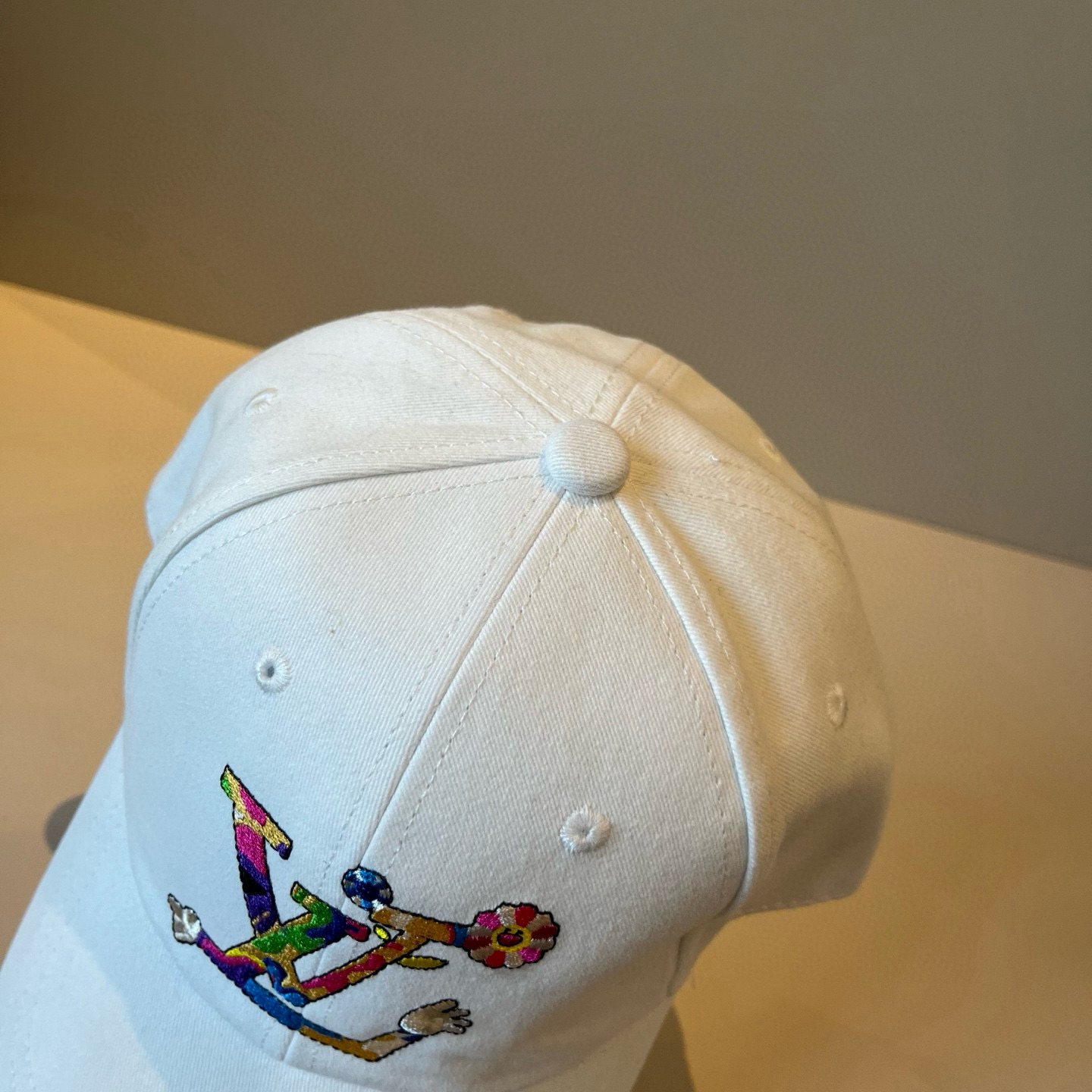 🧢路易威登棒球帽 LouisVuitton😍新款LV棒球帽，重工打造♥️高端大气，百搭款🤗男女通用！跑量