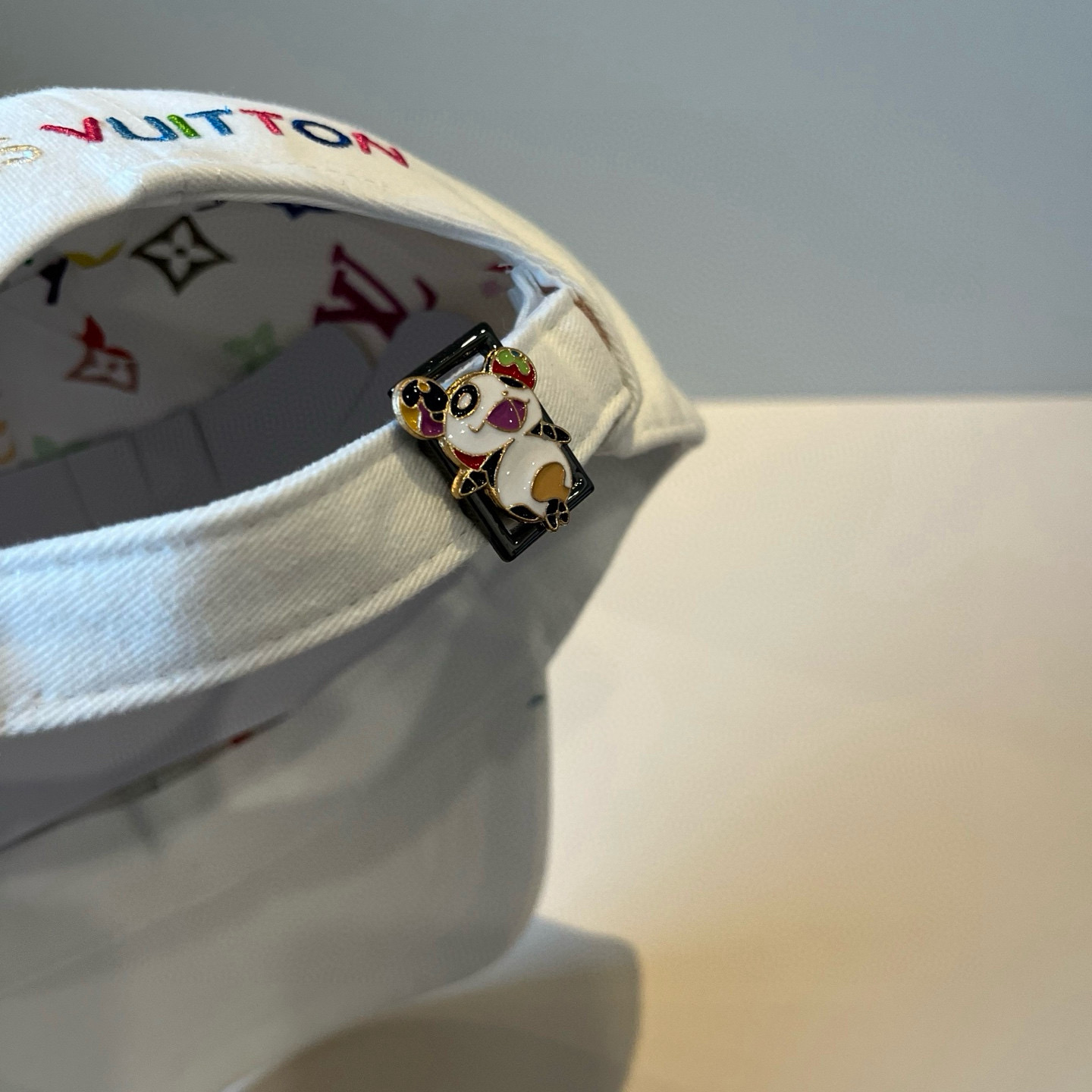 🧢路易威登棒球帽 LouisVuitton😍新款LV棒球帽，重工打造♥️高端大气，百搭款🤗男女通用！跑量