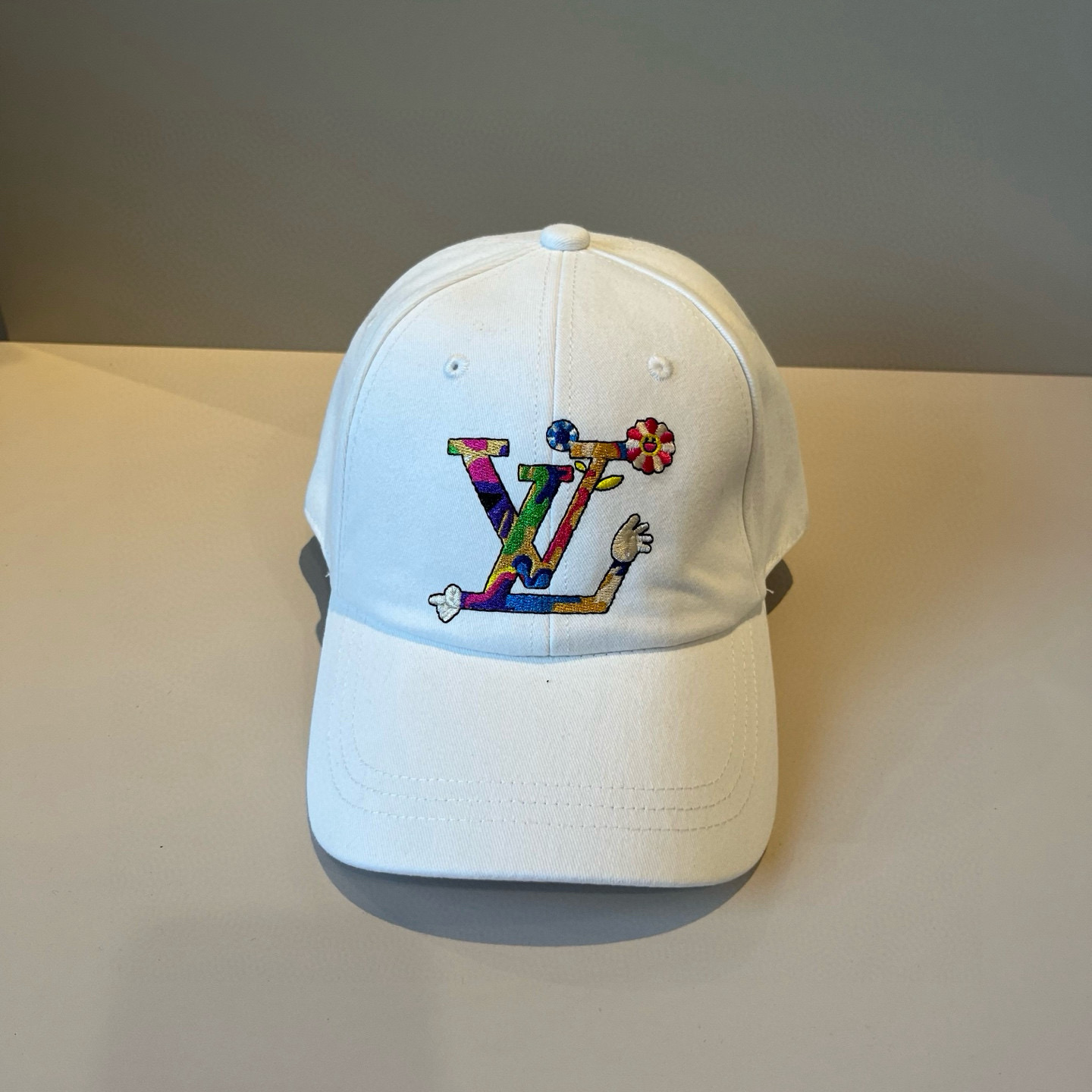 🧢路易威登棒球帽 LouisVuitton😍新款LV棒球帽，重工打造♥️高端大气，百搭款🤗男女通用！跑量