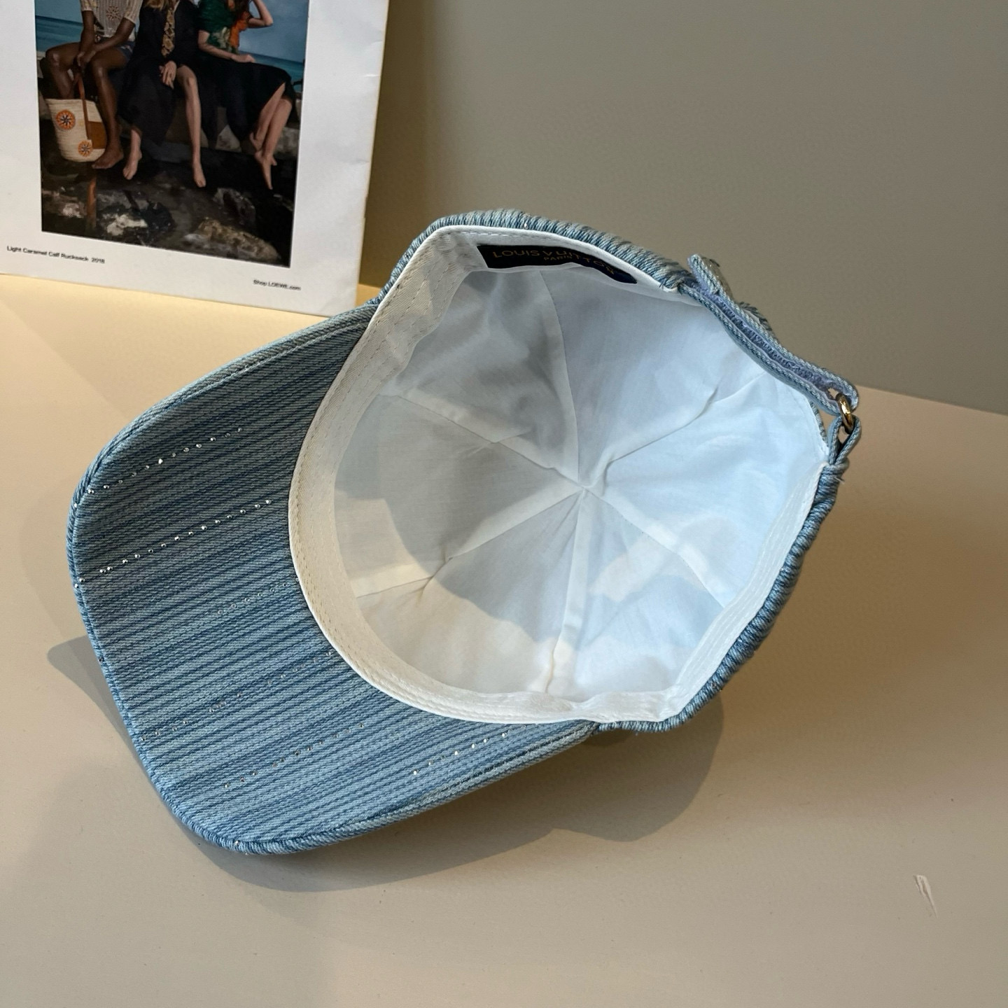 🧢路易威登棒球帽 LouisVuitton😍新款LV棒球帽，重工打造♥️高端大气，百搭款🤗男女通用！跑量
