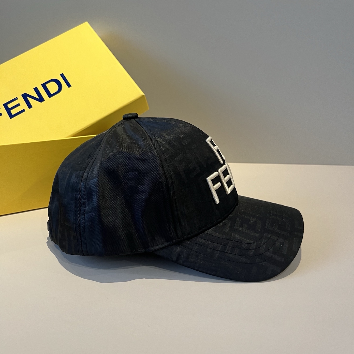  FENDI芬迪 老花系列棒球帽🧢 经典FF中古单品，气质穿搭单品，质量杠杠👍