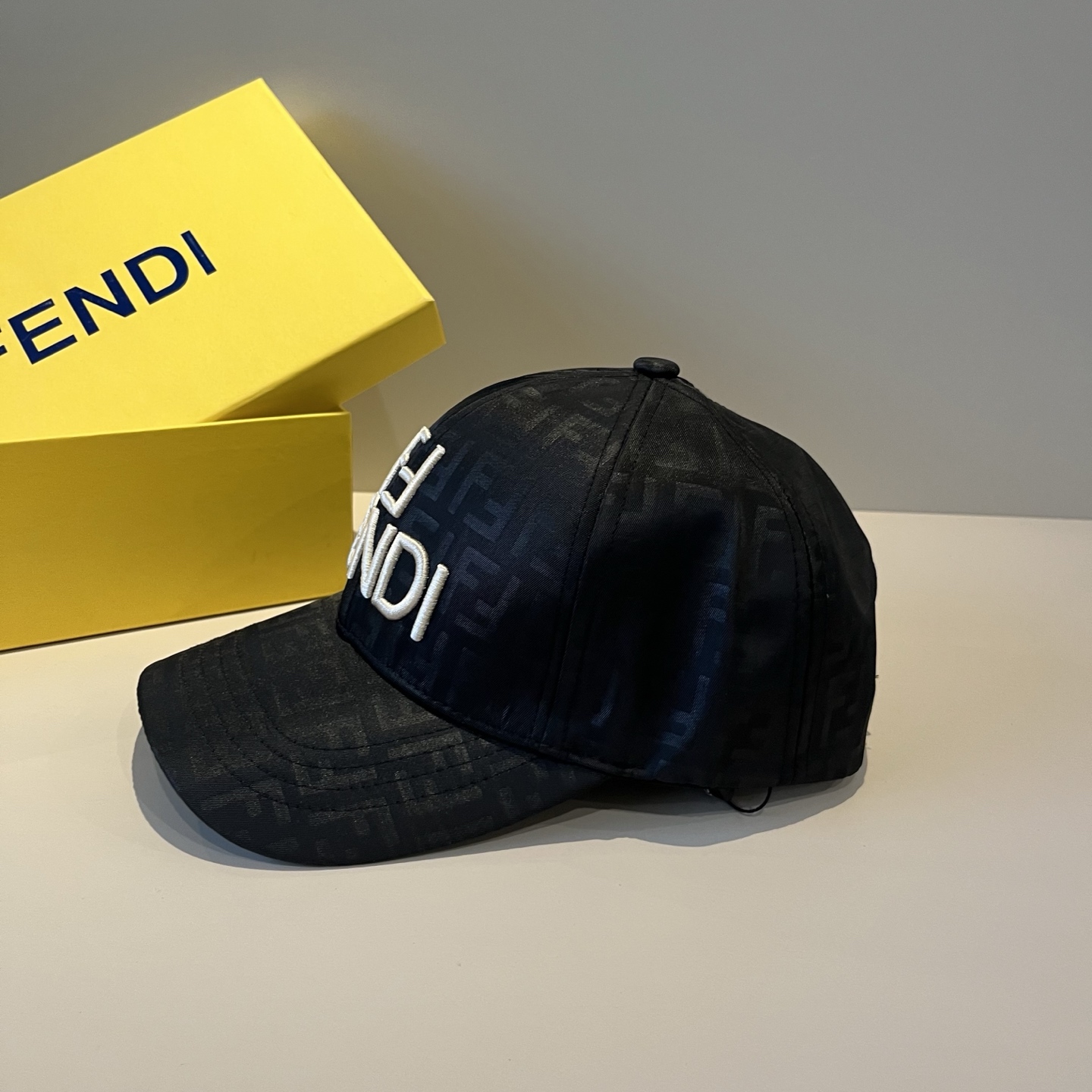  FENDI芬迪 老花系列棒球帽🧢 经典FF中古单品，气质穿搭单品，质量杠杠👍