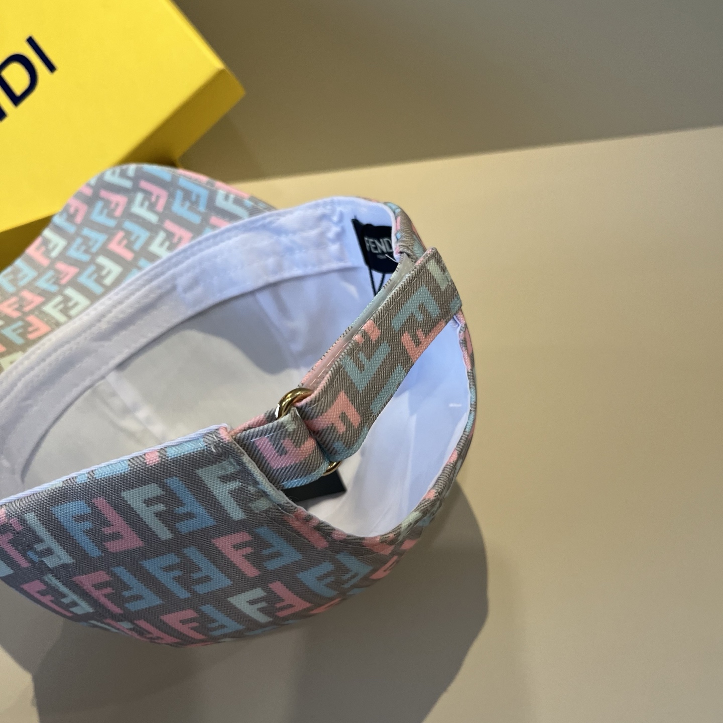  FENDI芬迪 老花系列棒球帽🧢 经典FF中古单品，气质穿搭单品，质量杠杠👍