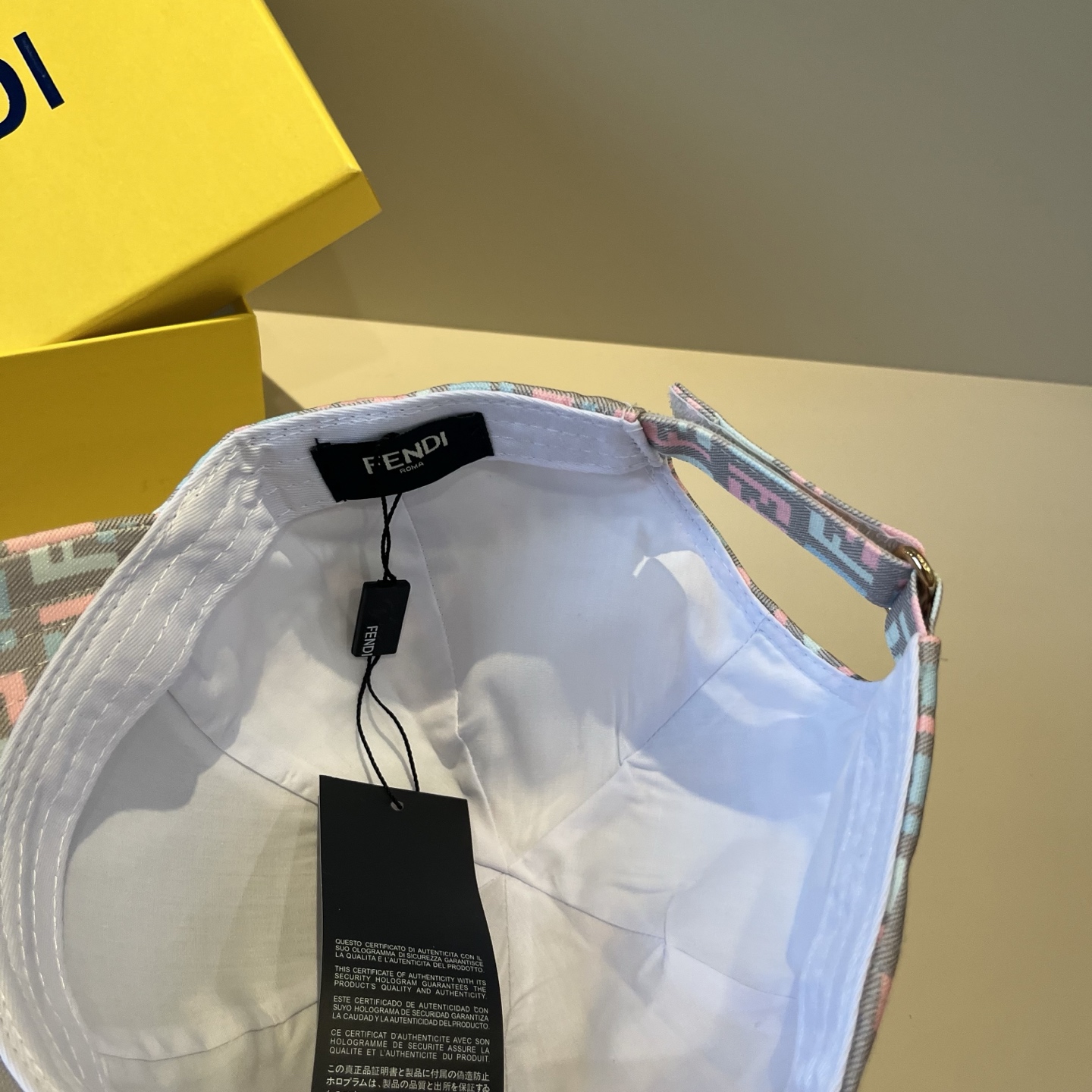  FENDI芬迪 老花系列棒球帽🧢 经典FF中古单品，气质穿搭单品，质量杠杠👍