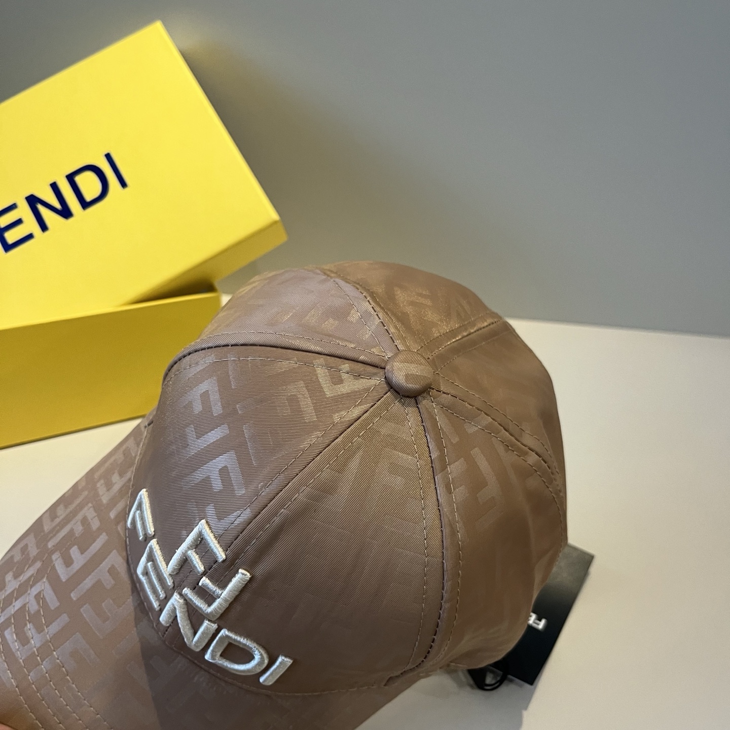  FENDI芬迪 老花系列棒球帽🧢 经典FF中古单品，气质穿搭单品，质量杠杠👍