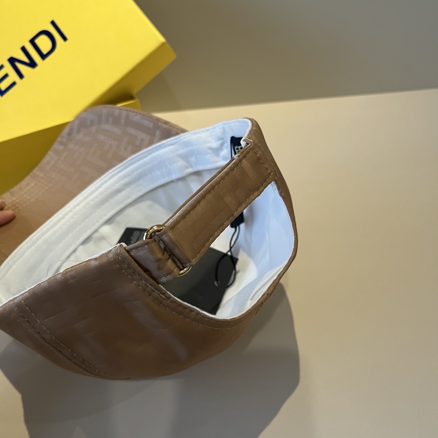  FENDI芬迪 老花系列棒球帽🧢 经典FF中古单品，气质穿搭单品，质量杠杠👍