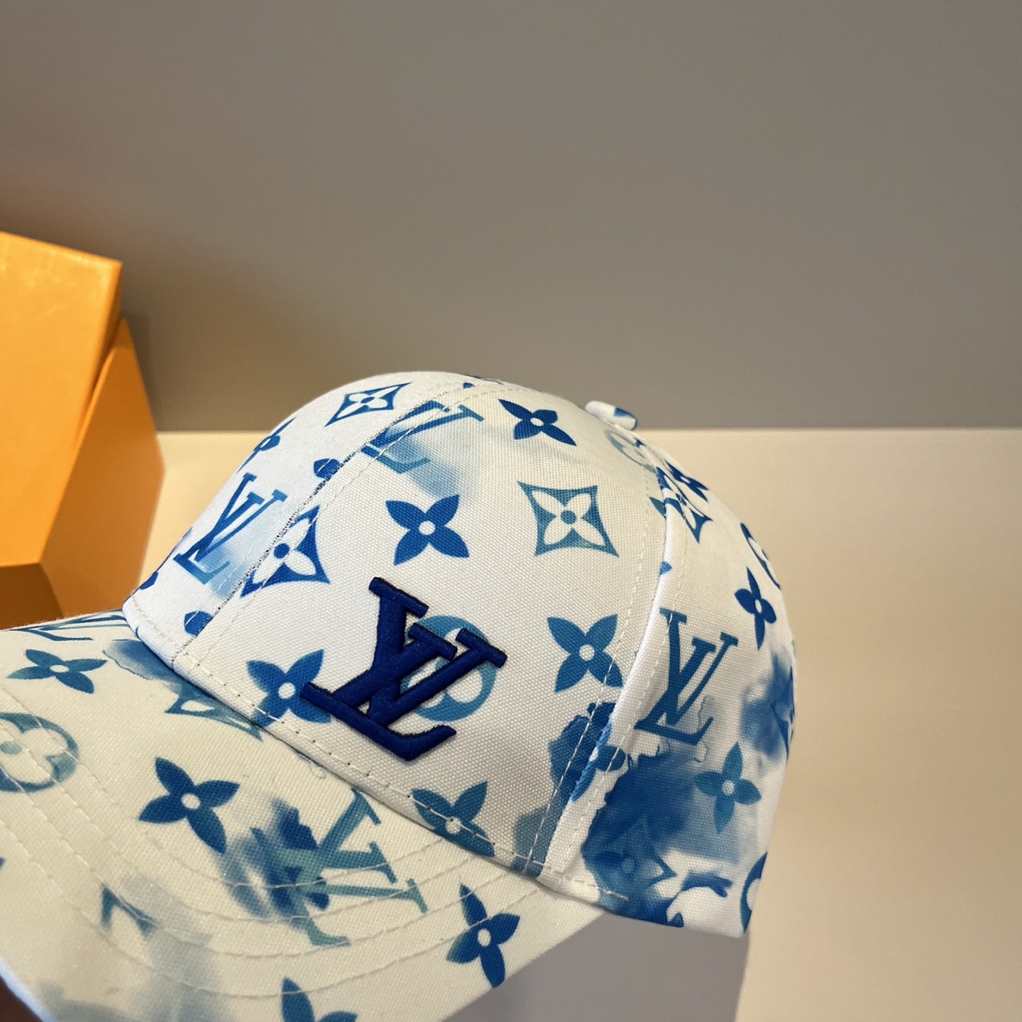 🧢路易威登棒球帽 LouisVuitton😍新款LV棒球帽，重工打造♥️高端大气，百搭款🤗男女通用！跑量