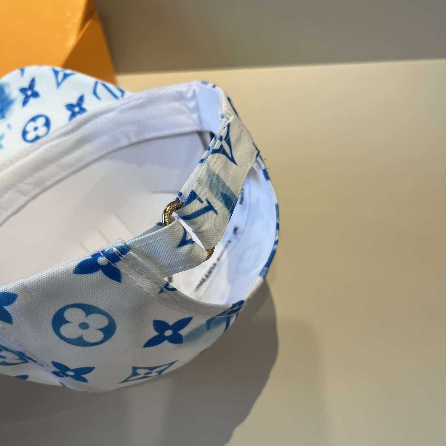 🧢路易威登棒球帽 LouisVuitton😍新款LV棒球帽，重工打造♥️高端大气，百搭款🤗男女通用！跑量