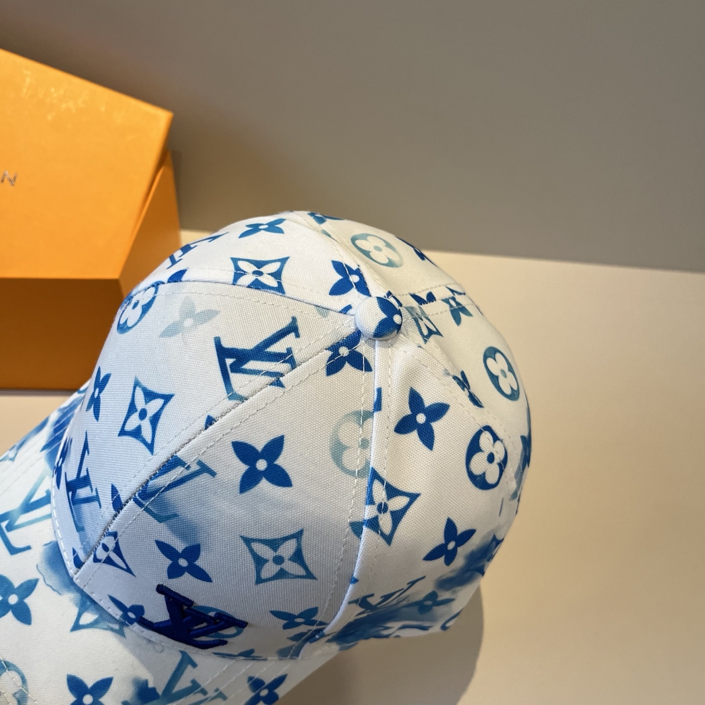 🧢路易威登棒球帽 LouisVuitton😍新款LV棒球帽，重工打造♥️高端大气，百搭款🤗男女通用！跑量