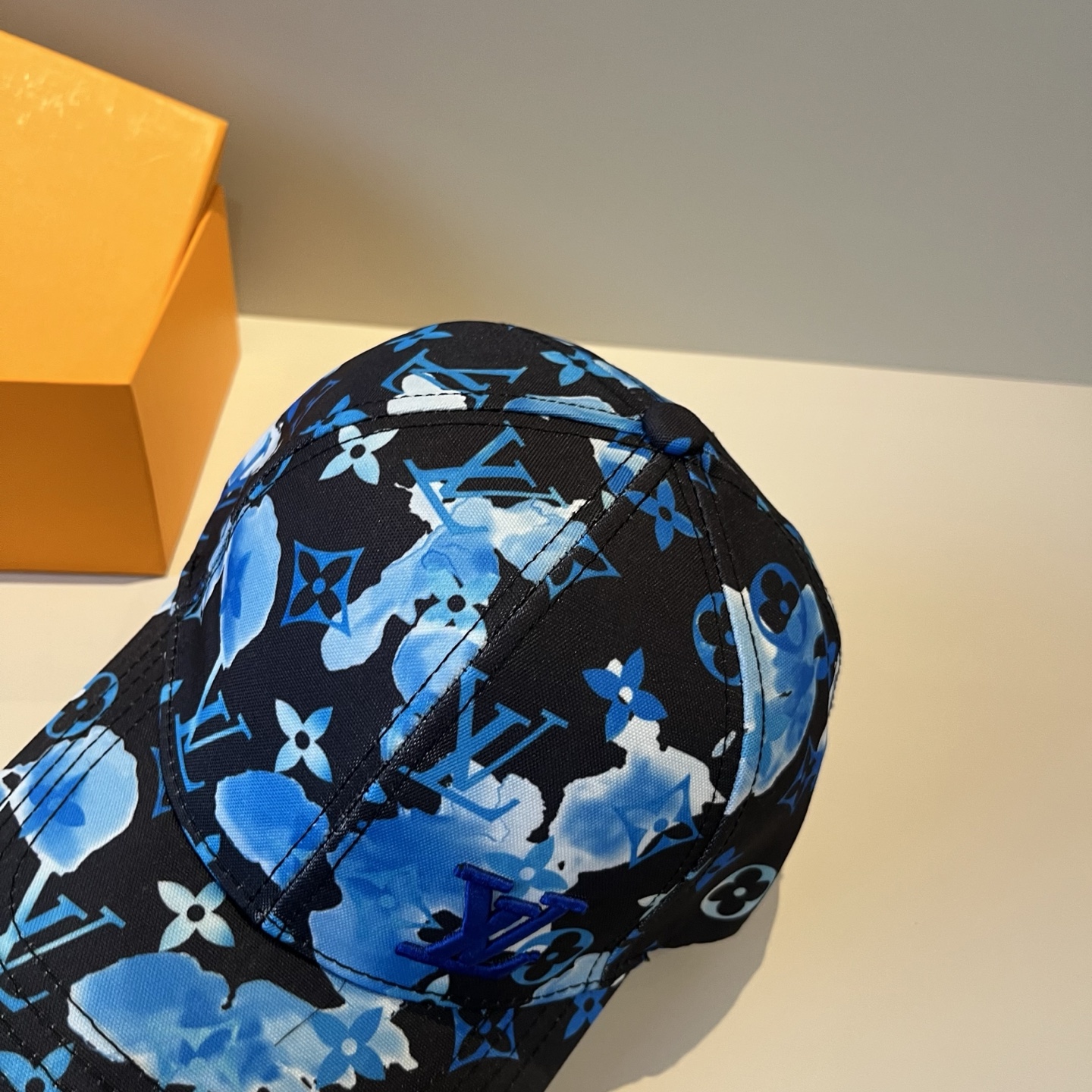 🧢路易威登棒球帽 LouisVuitton😍新款LV棒球帽，重工打造♥️高端大气，百搭款🤗男女通用！跑量