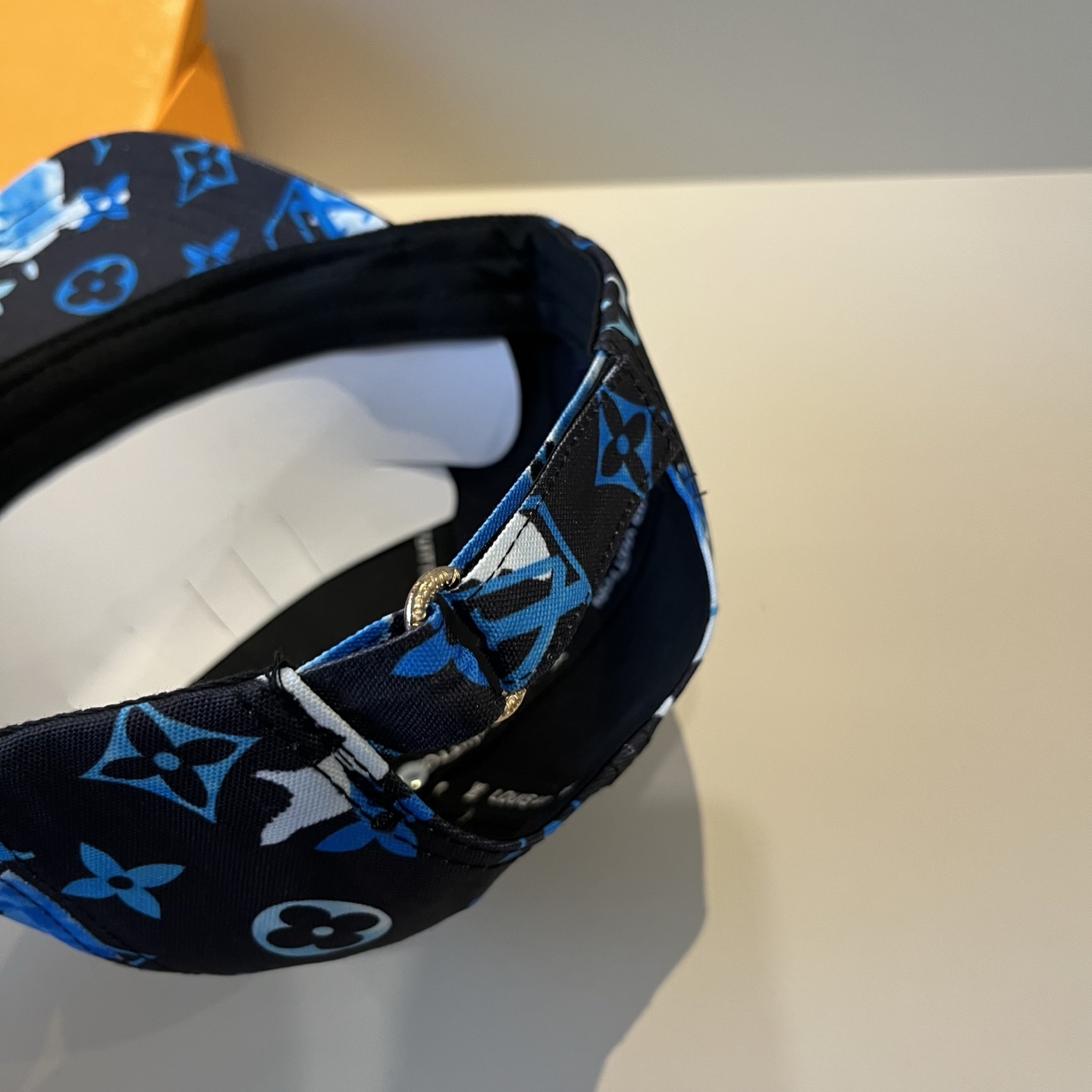 🧢路易威登棒球帽 LouisVuitton😍新款LV棒球帽，重工打造♥️高端大气，百搭款🤗男女通用！跑量