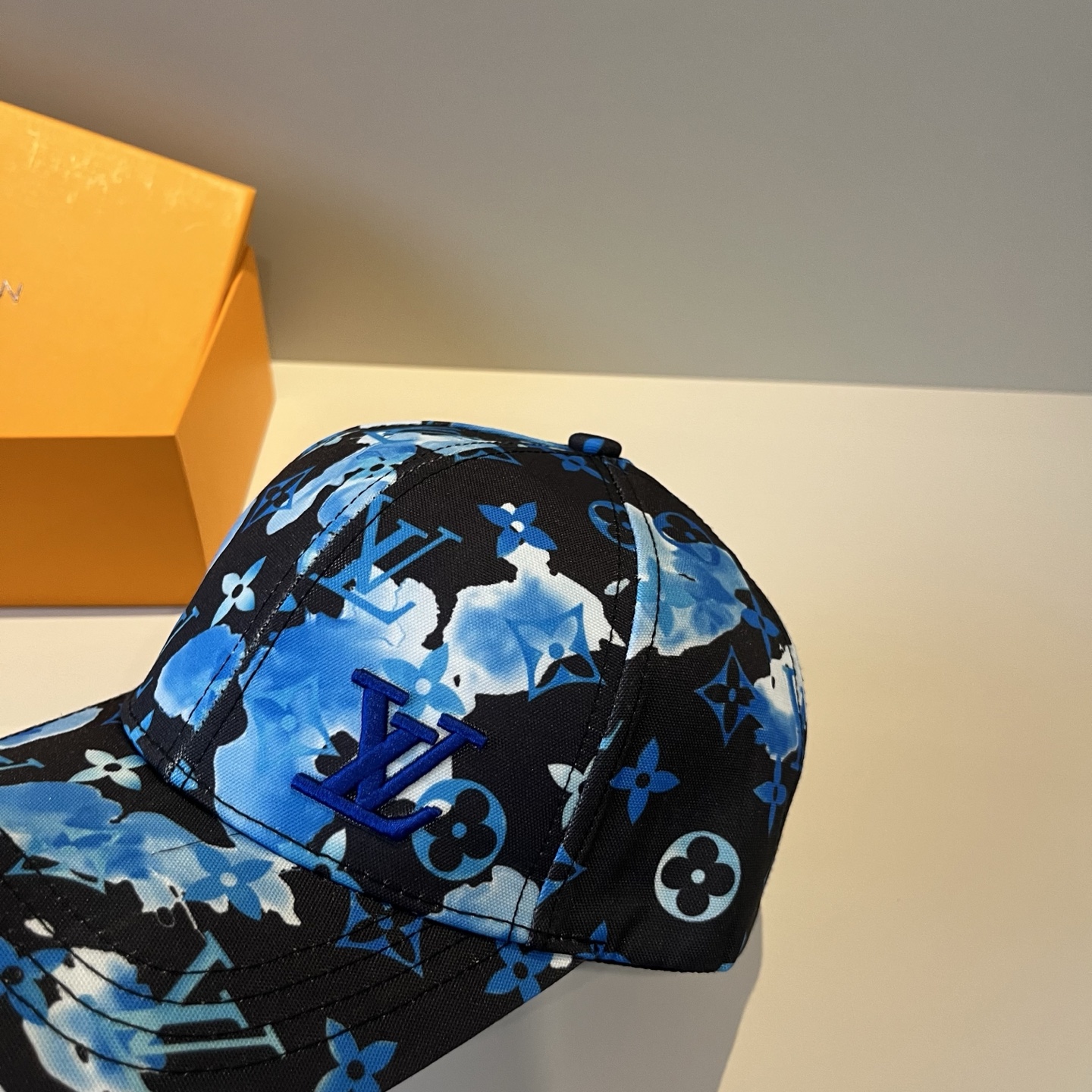 🧢路易威登棒球帽 LouisVuitton😍新款LV棒球帽，重工打造♥️高端大气，百搭款🤗男女通用！跑量