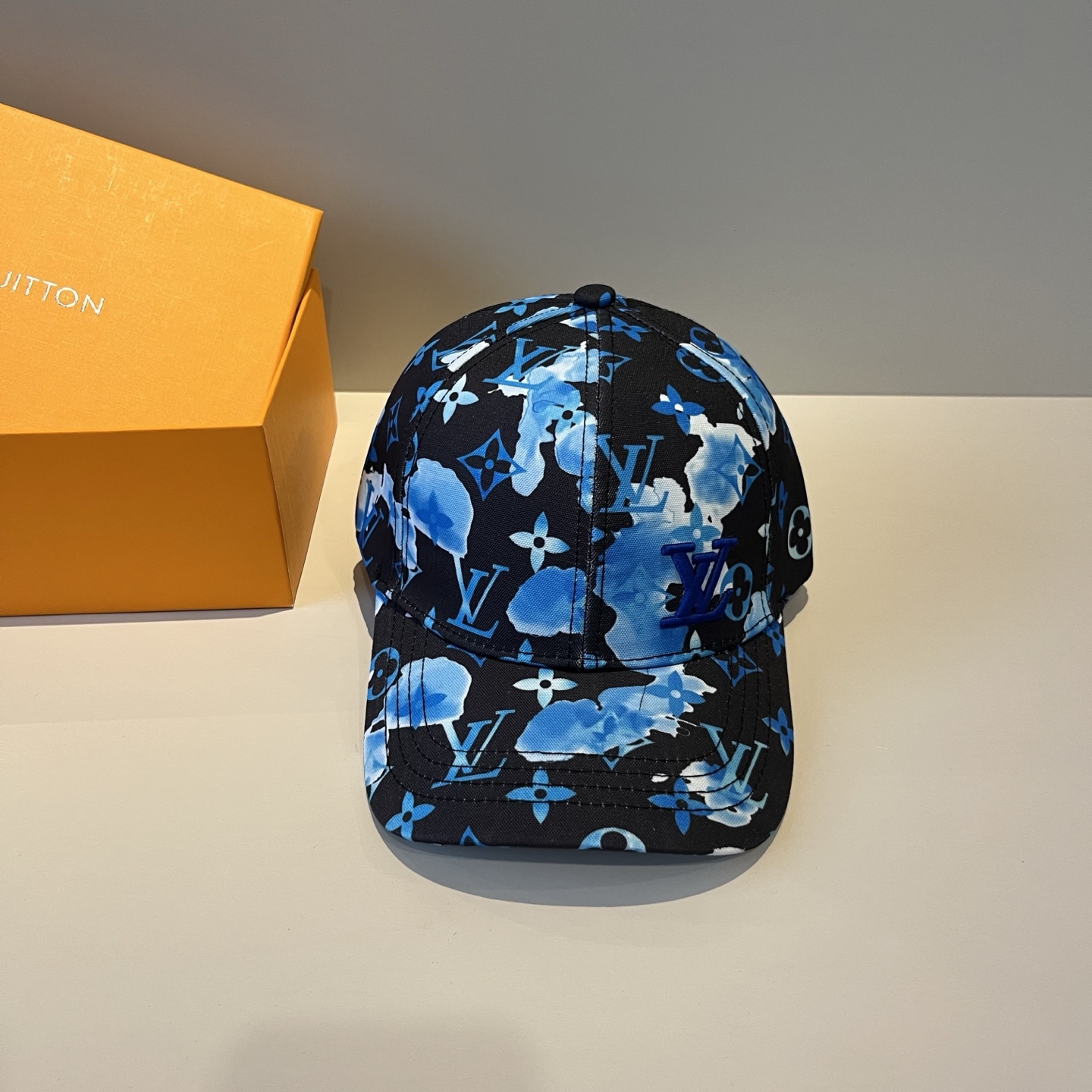 🧢路易威登棒球帽 LouisVuitton😍新款LV棒球帽，重工打造♥️高端大气，百搭款🤗男女通用！跑量